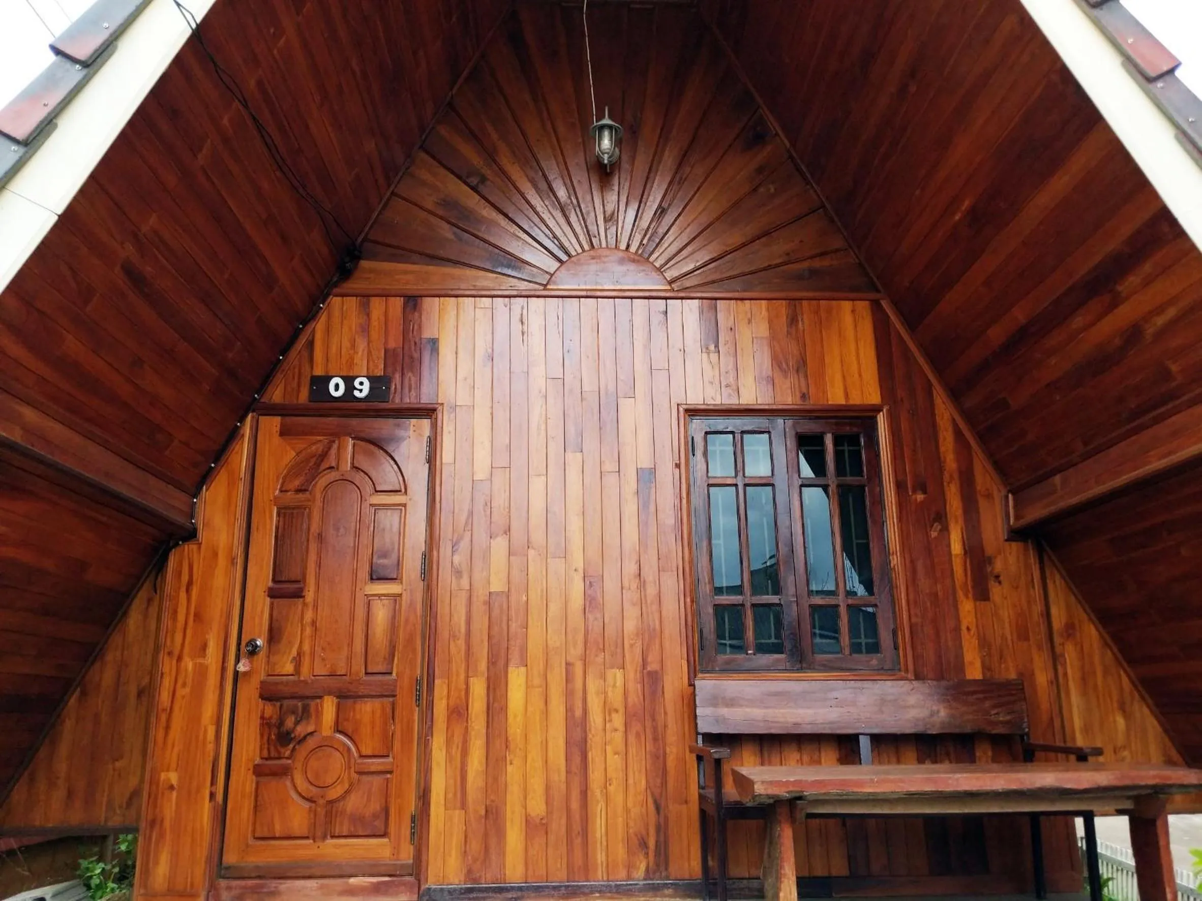 Bansuanphuhong Resort