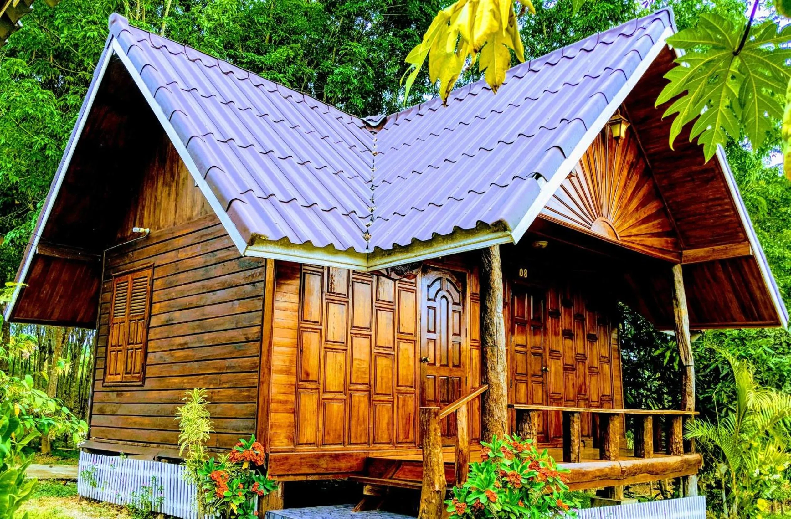 Bansuanphuhong Resort