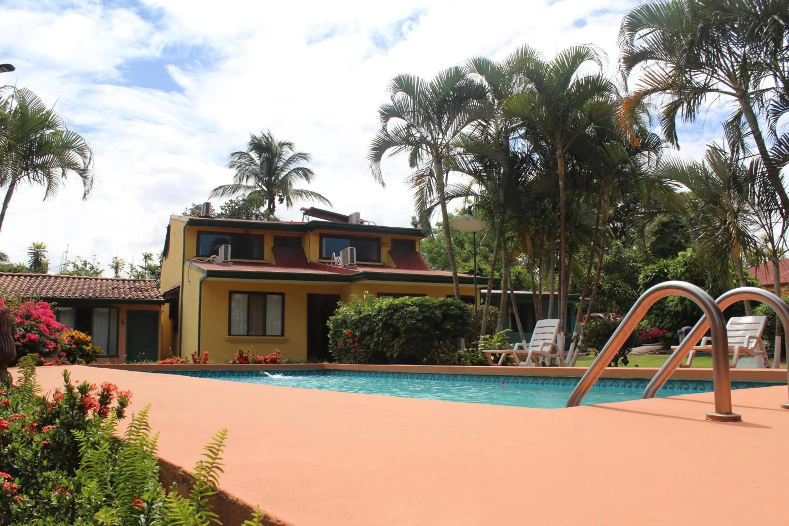 Property building in Hotel Bristol Aeropuerto