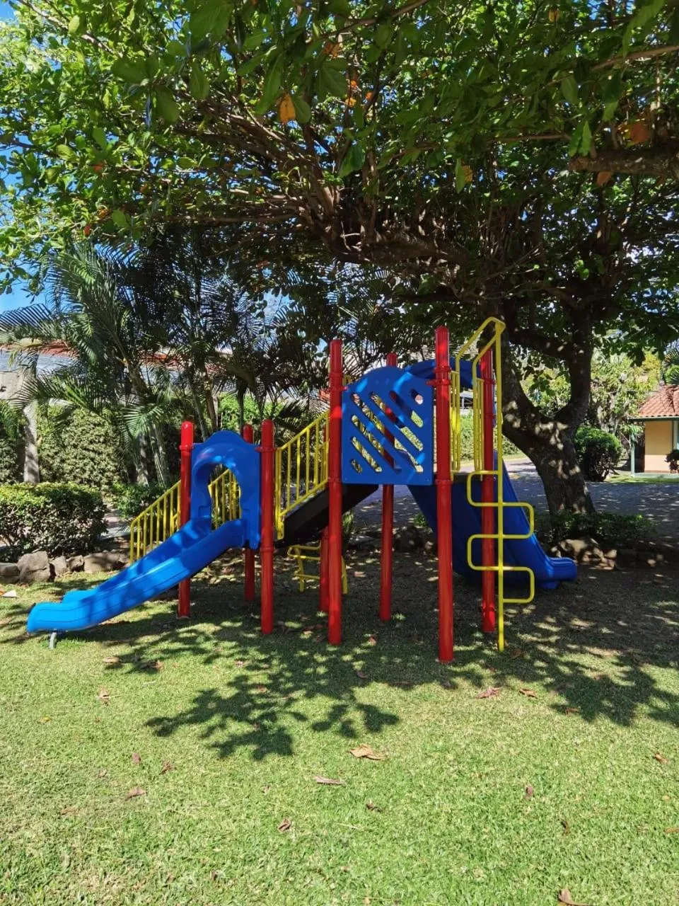 Swimming pool in Hotel Bristol Aeropuerto