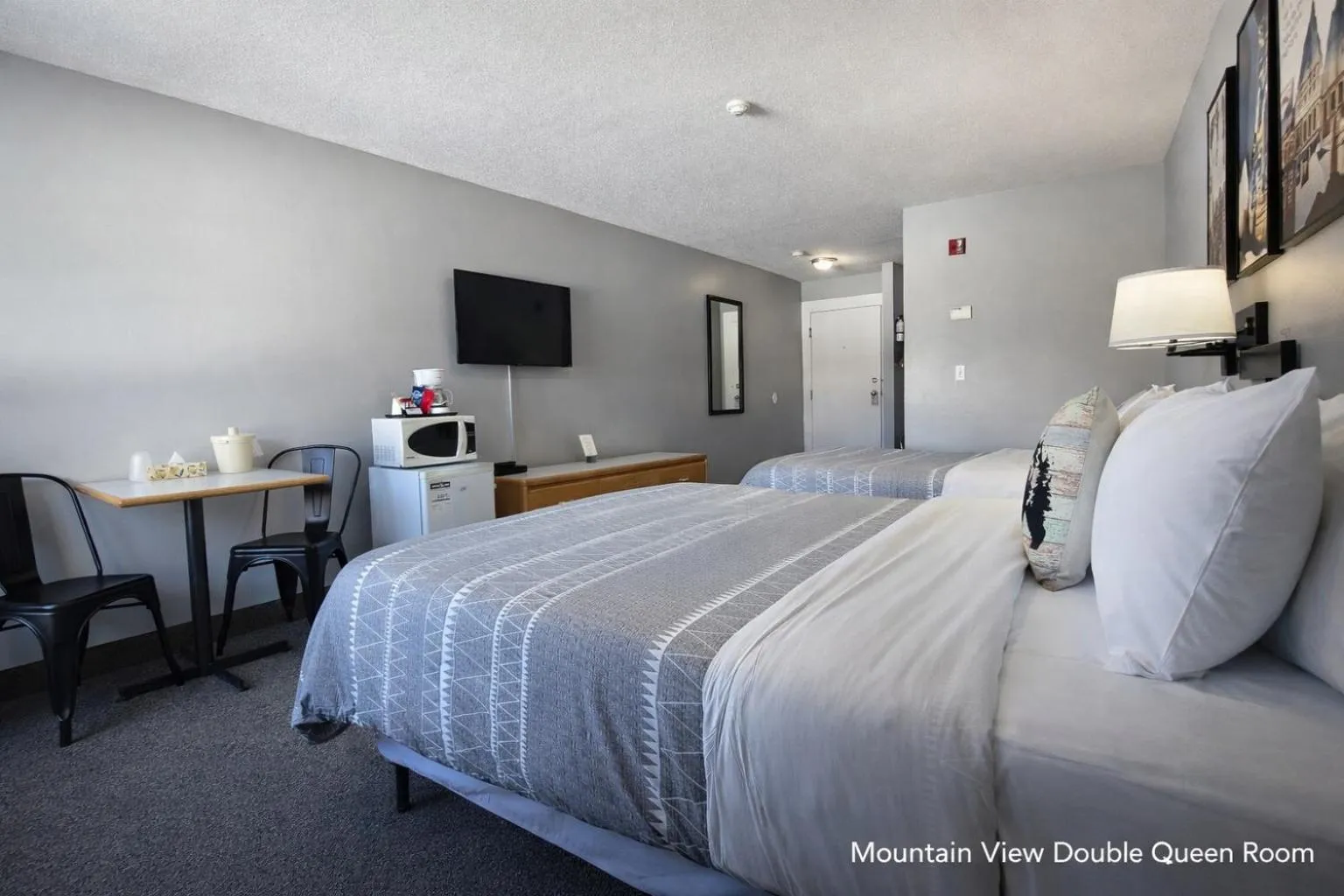 Bed in Mountain View Inn