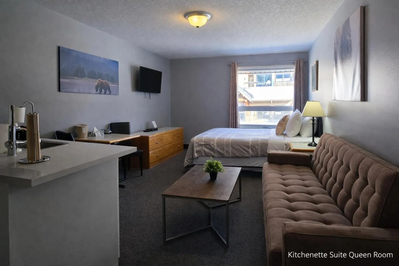 Bedroom in Mountain View Inn