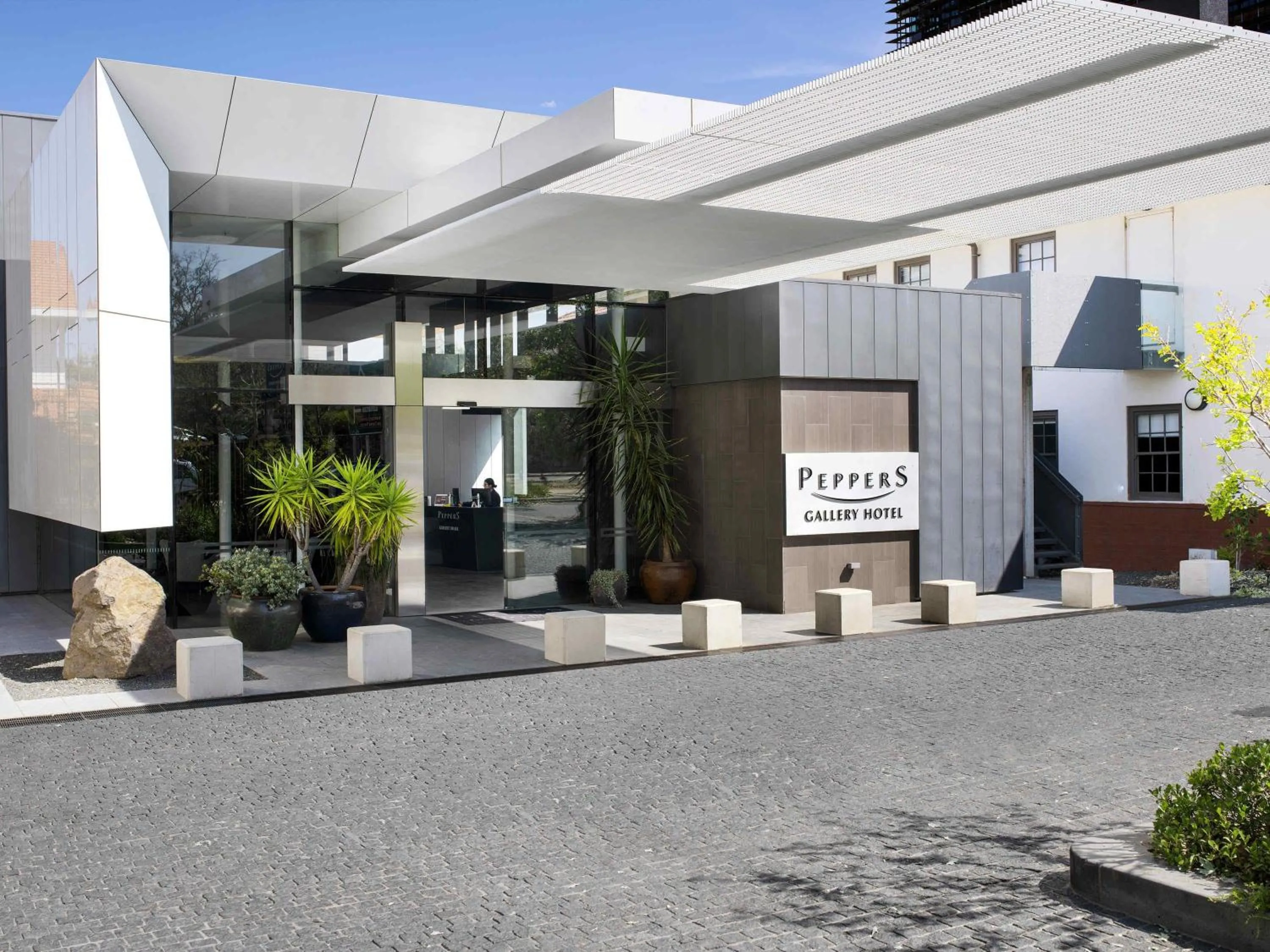 Property building in Peppers Gallery Hotel