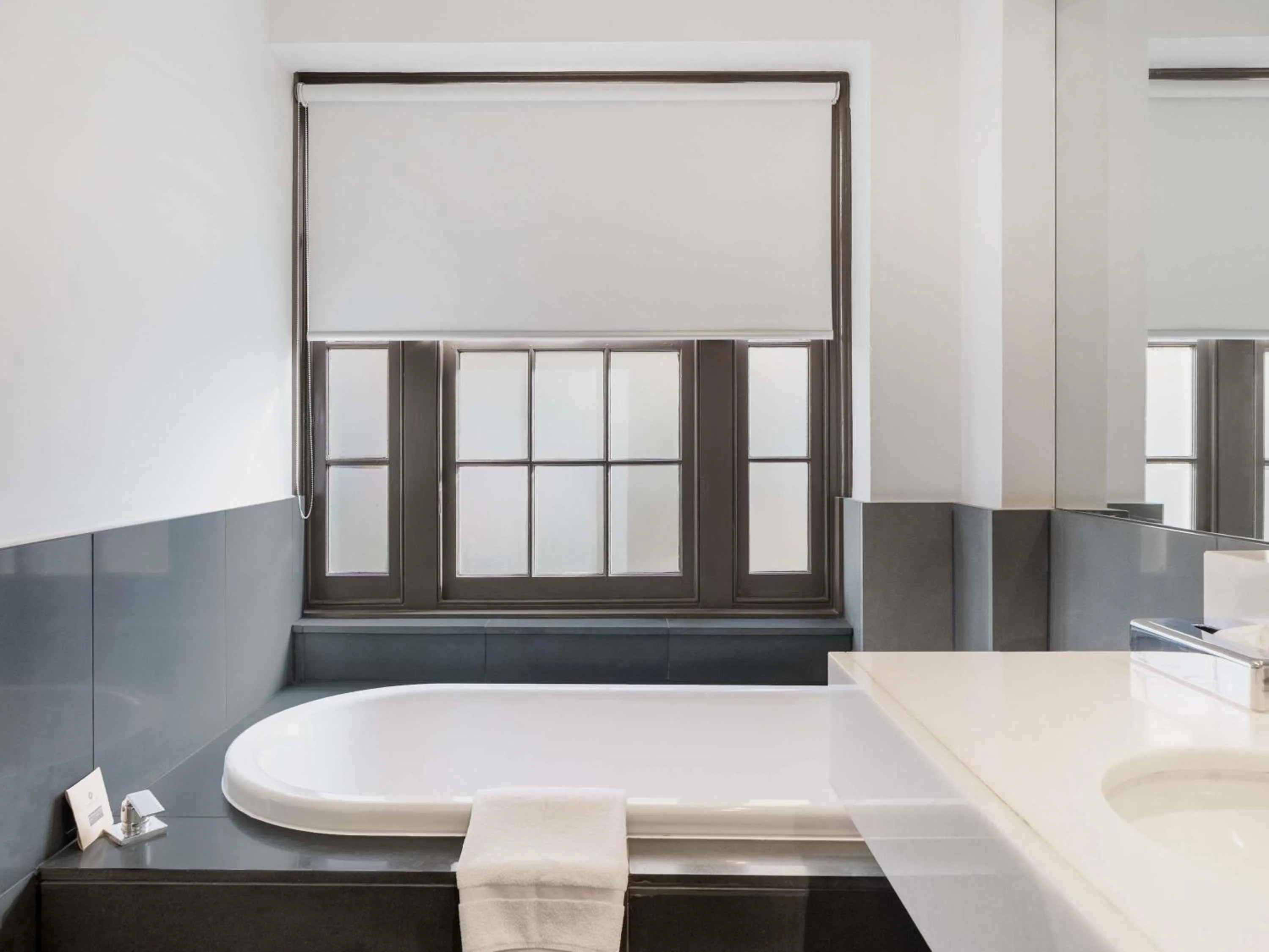 Bedroom in Peppers Gallery Hotel