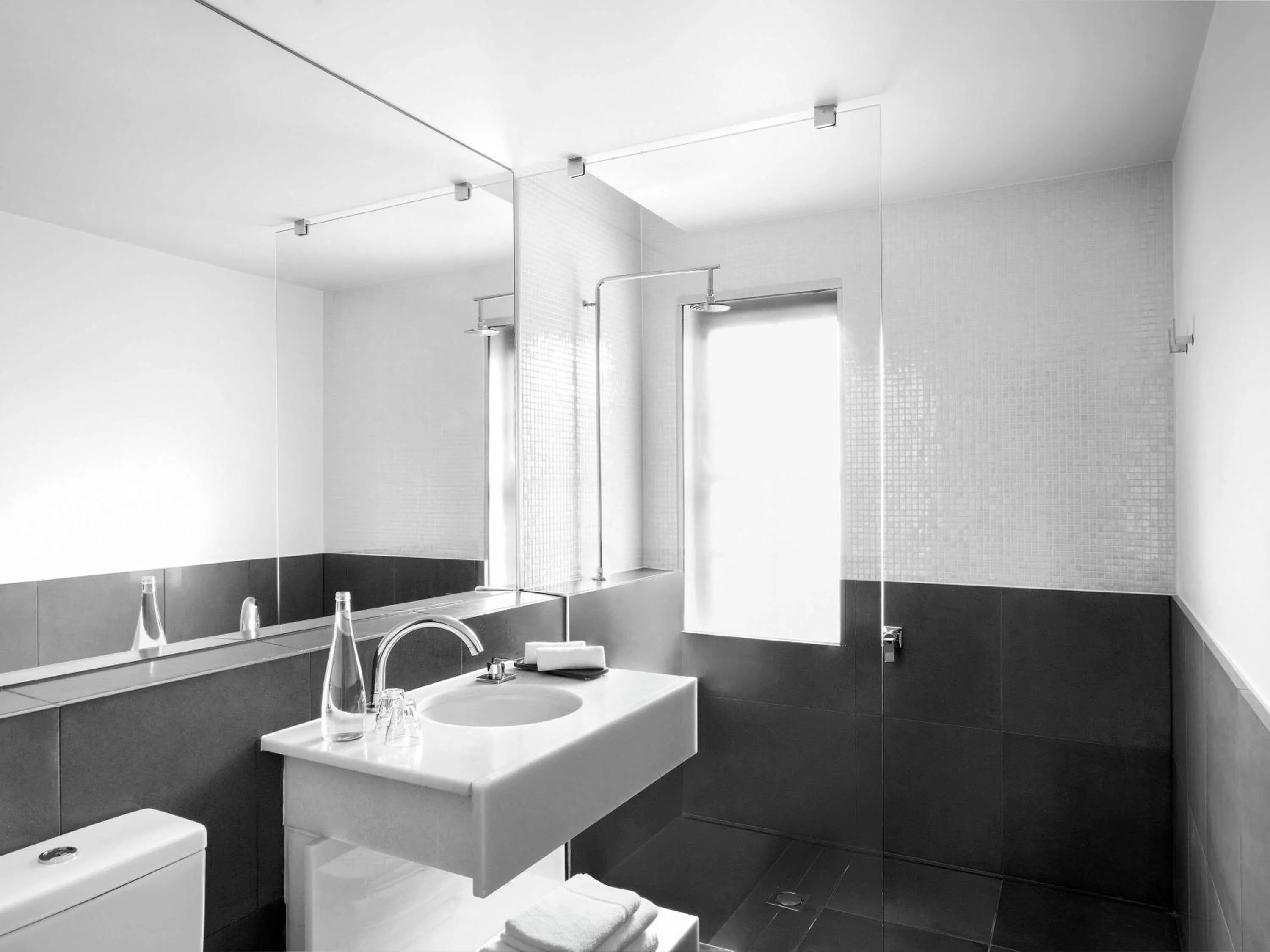 Bedroom in Peppers Gallery Hotel