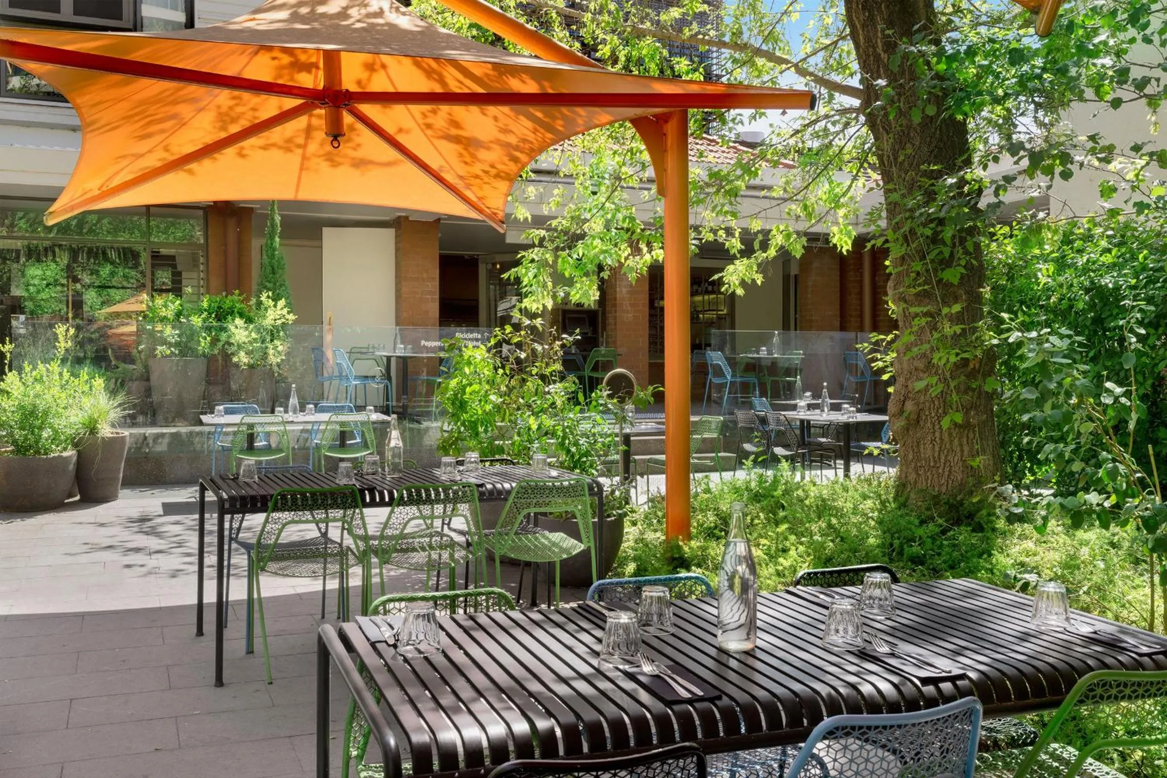 Restaurant/places to eat in Peppers Gallery Hotel