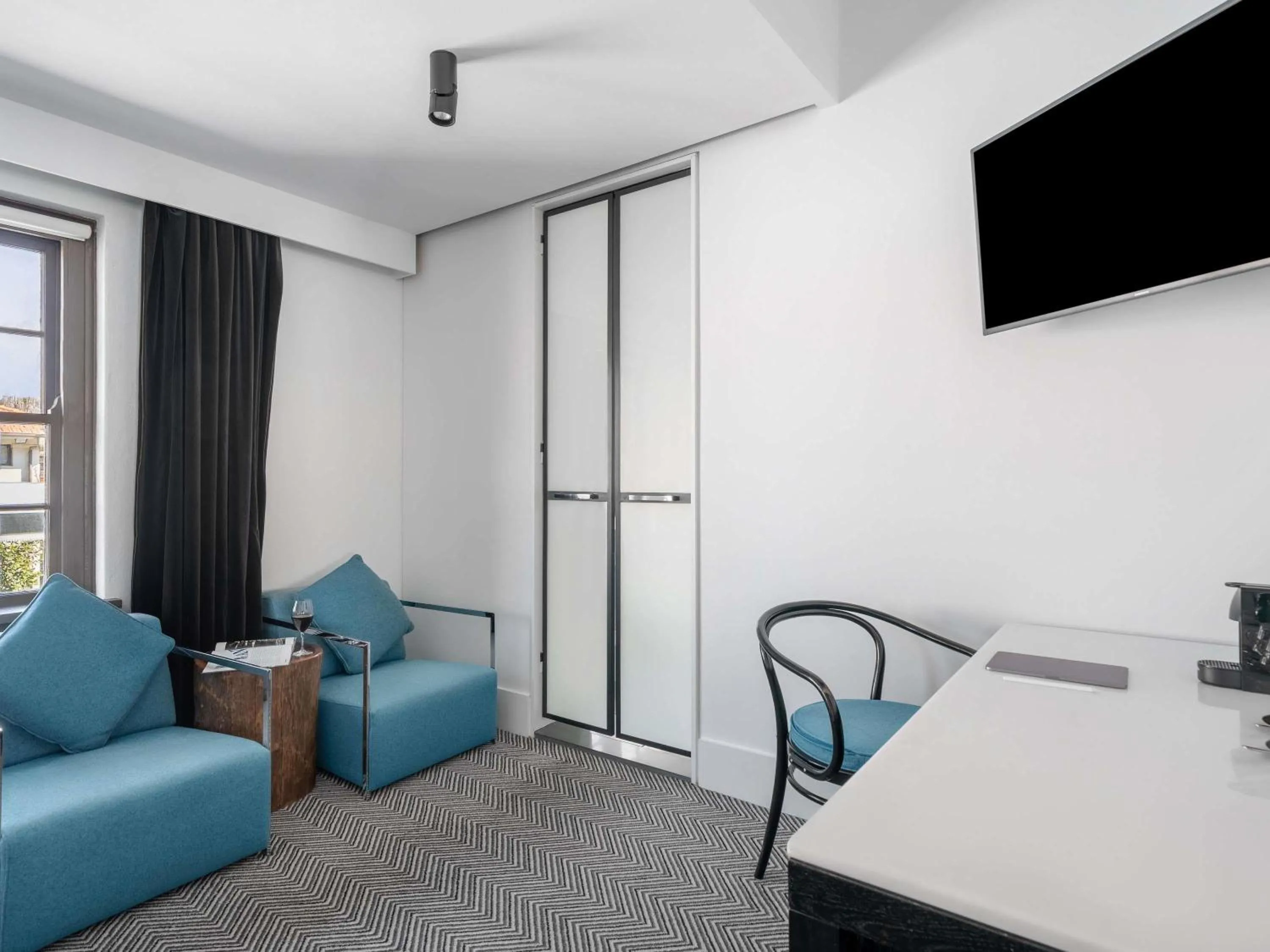 Bedroom in Peppers Gallery Hotel