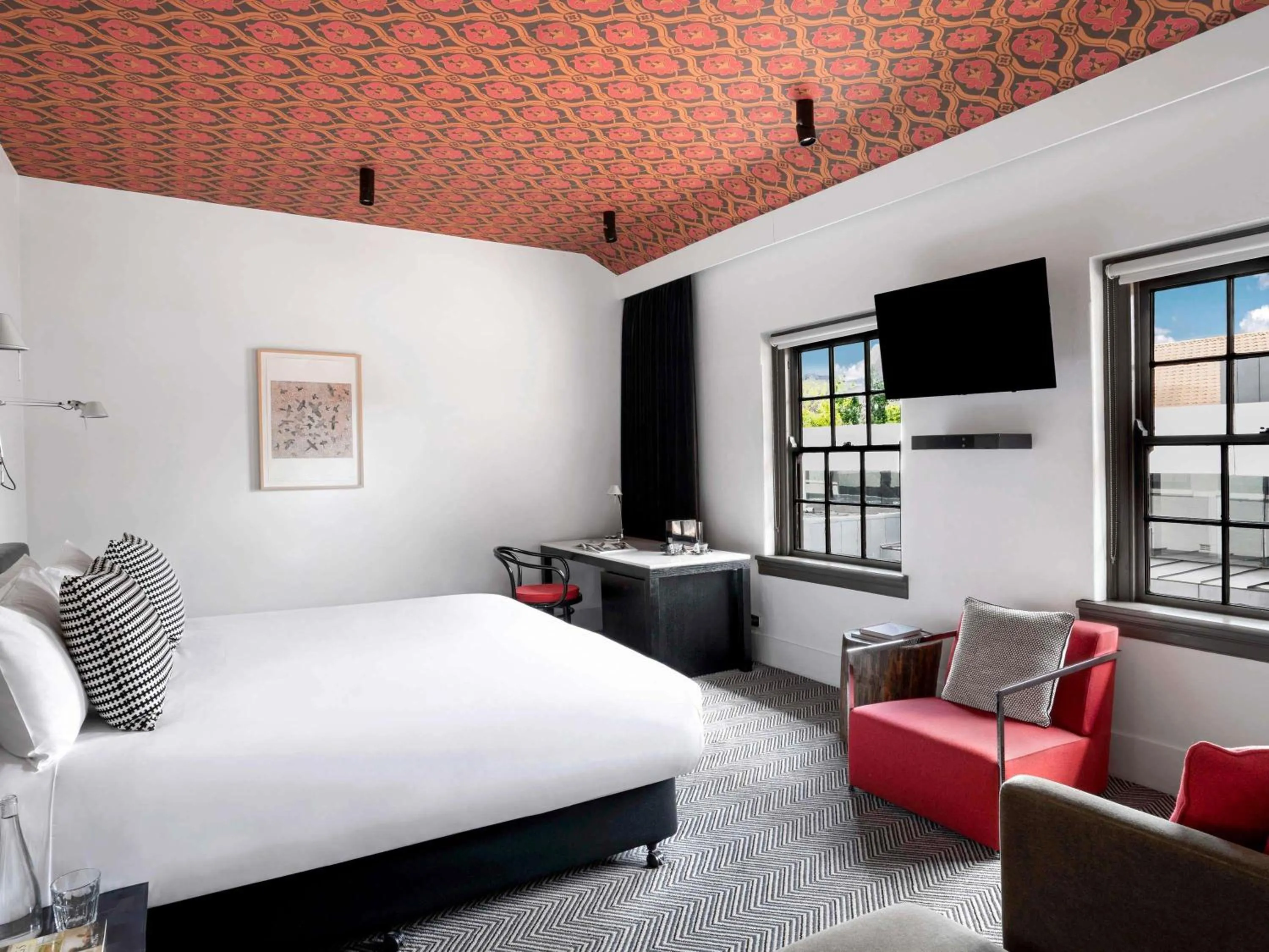 Bedroom, Bed in Peppers Gallery Hotel