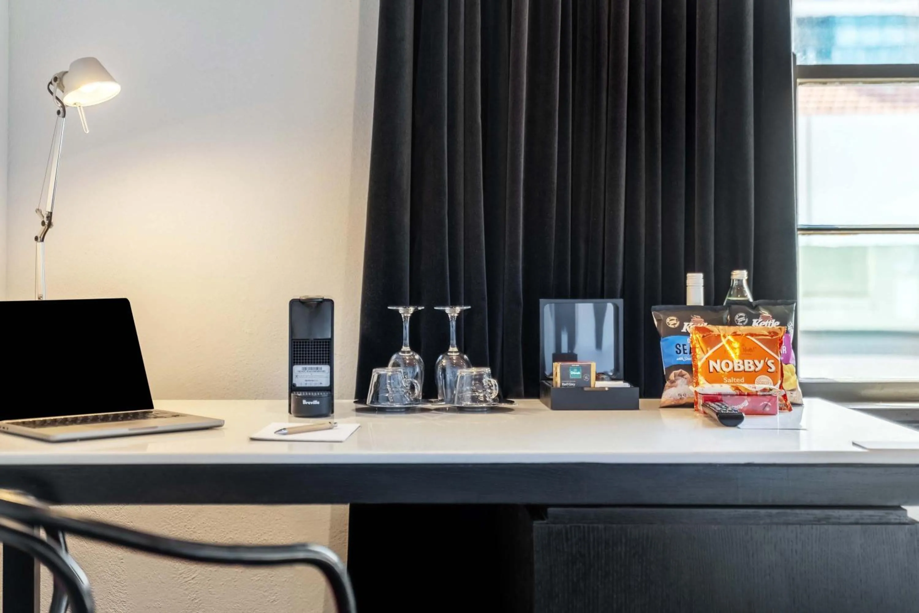 Bedroom in Peppers Gallery Hotel