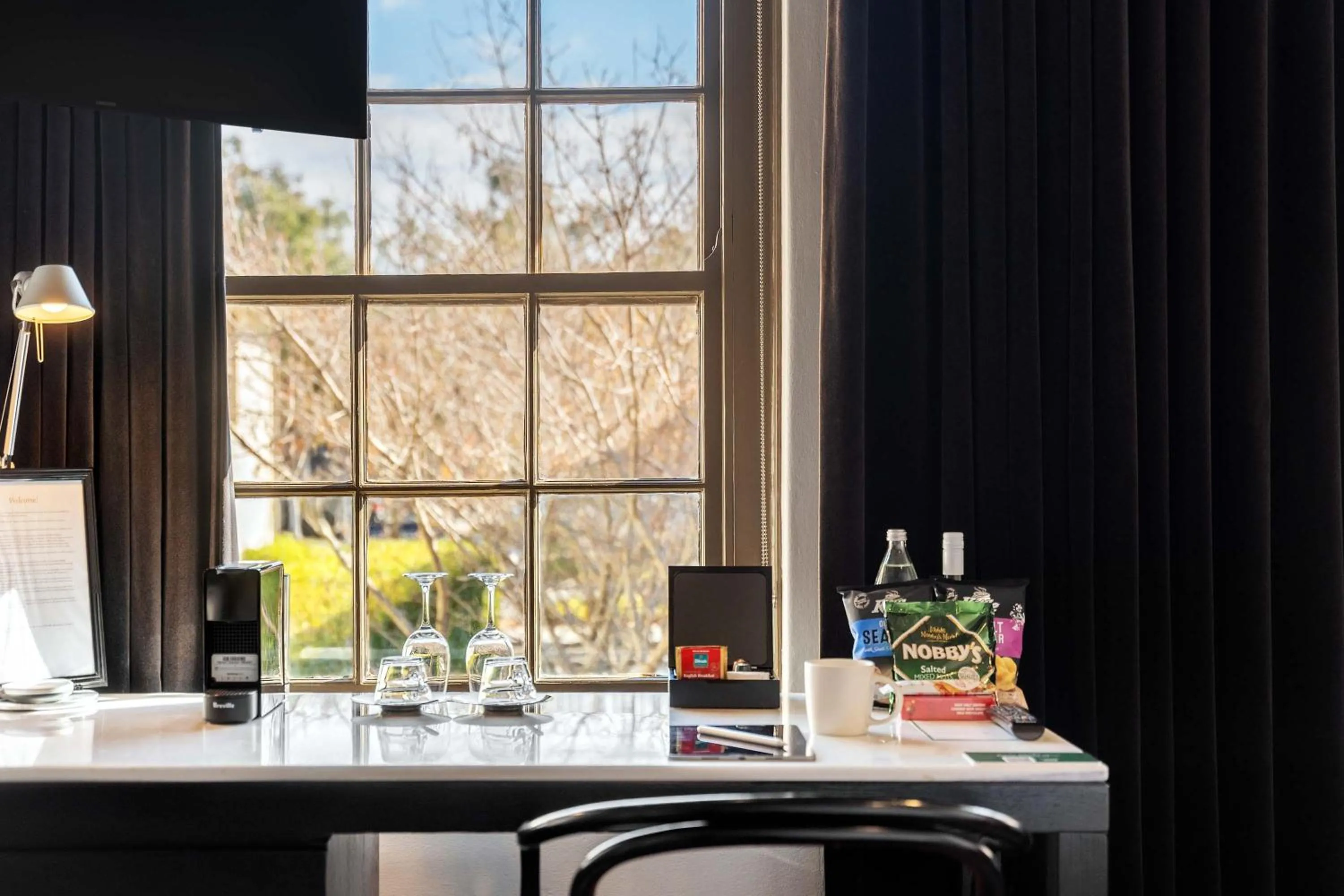 Bedroom in Peppers Gallery Hotel