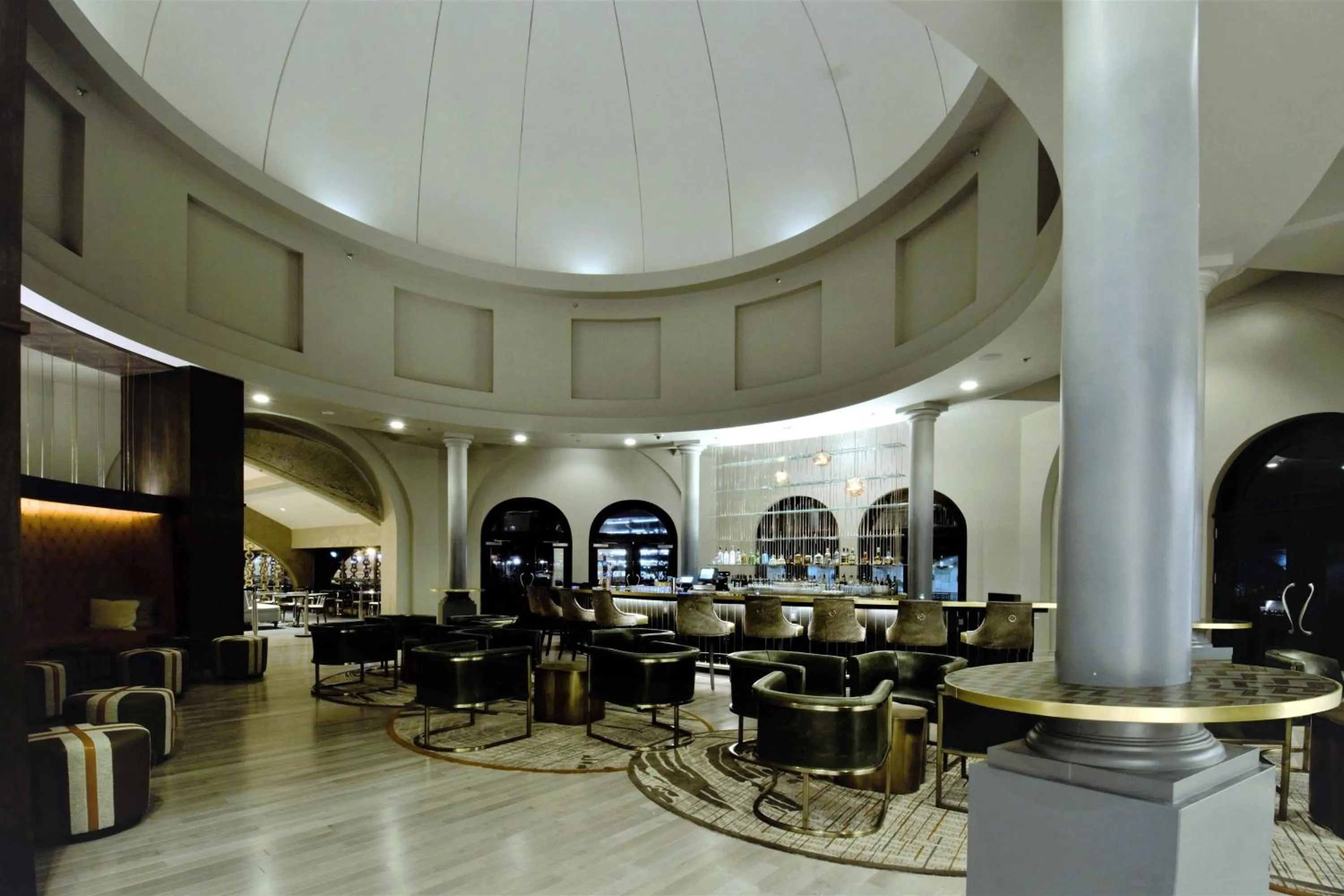Restaurant/places to eat in Renaissance Reno Downtown Hotel & Spa