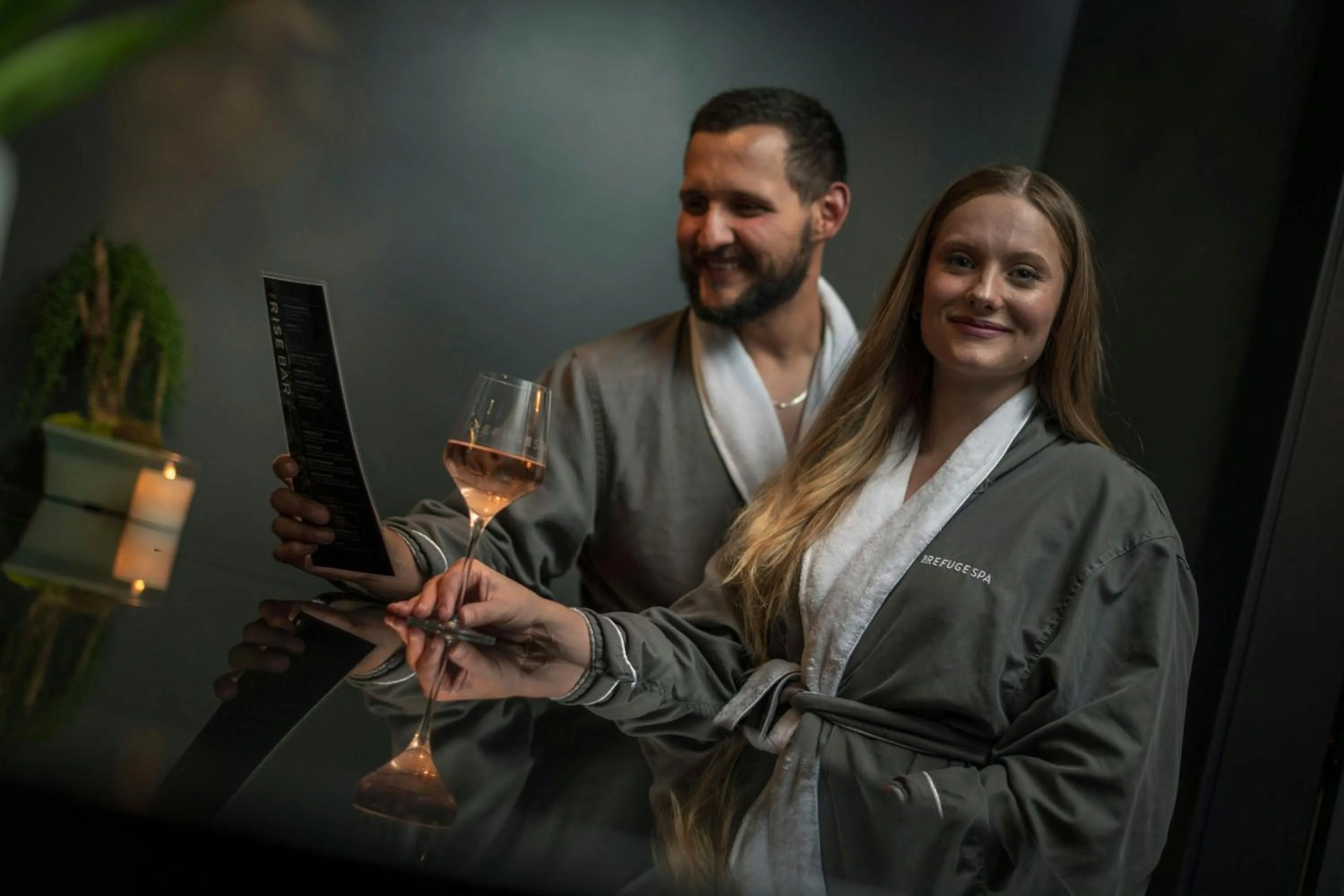 Lounge or bar in Renaissance Reno Downtown Hotel & Spa