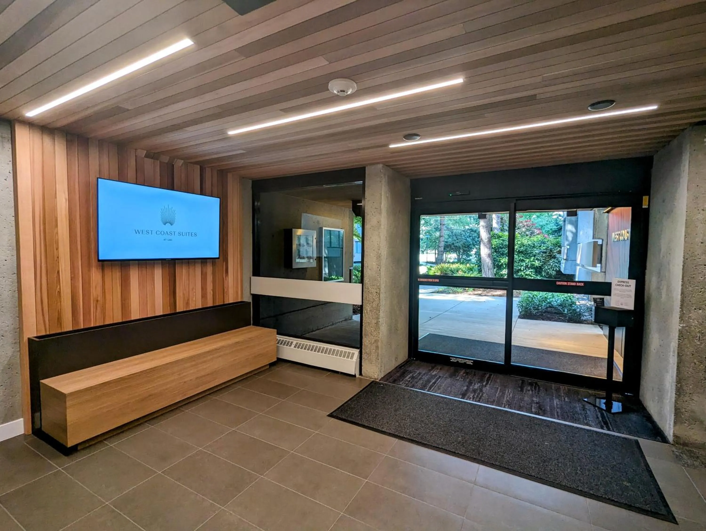 Facade/entrance, Bed in West Coast Suites at UBC