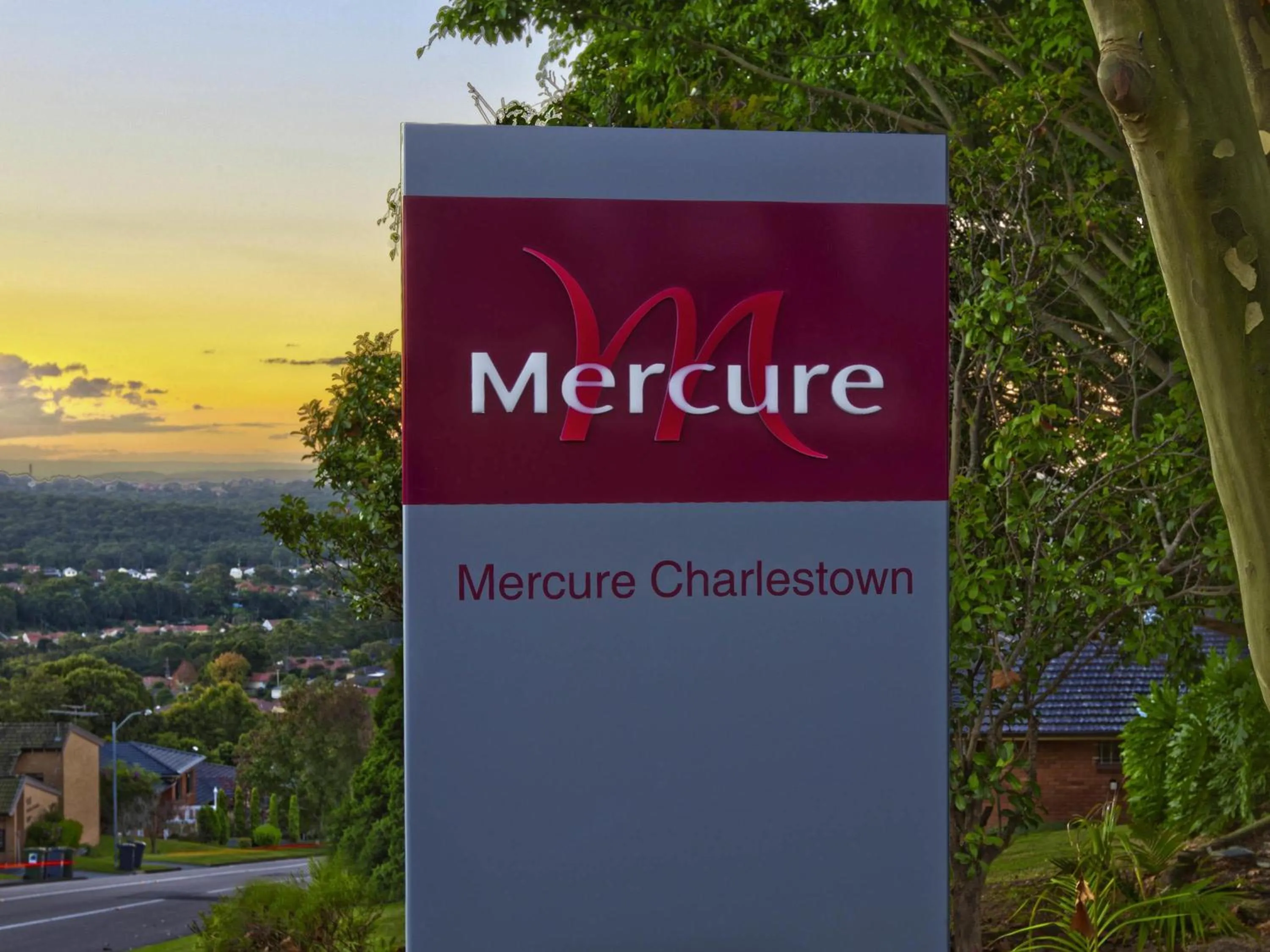 Property building in Mercure Charlestown