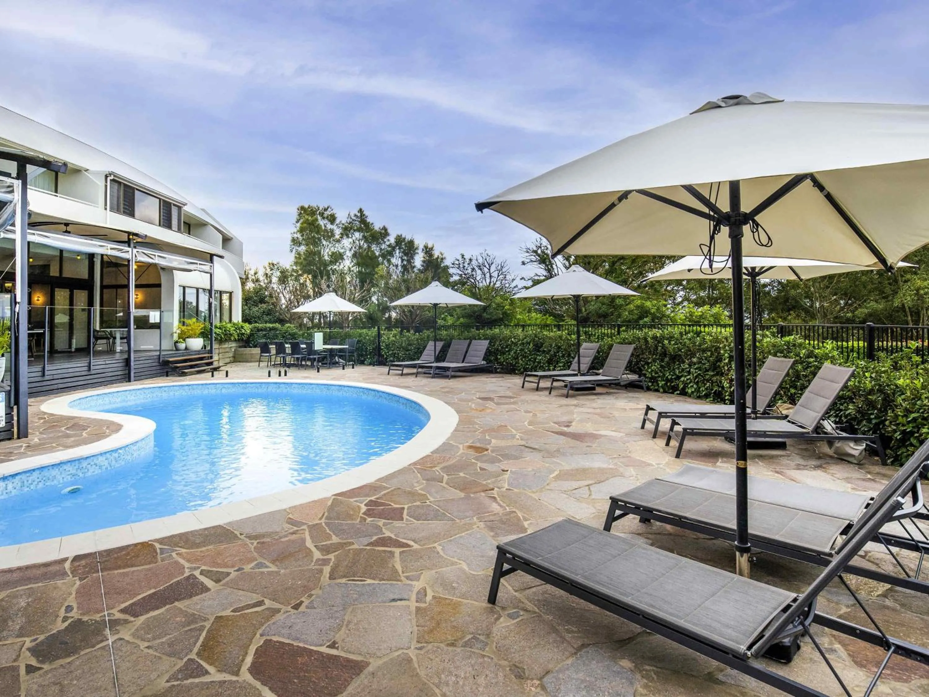 Property building in Mercure Charlestown