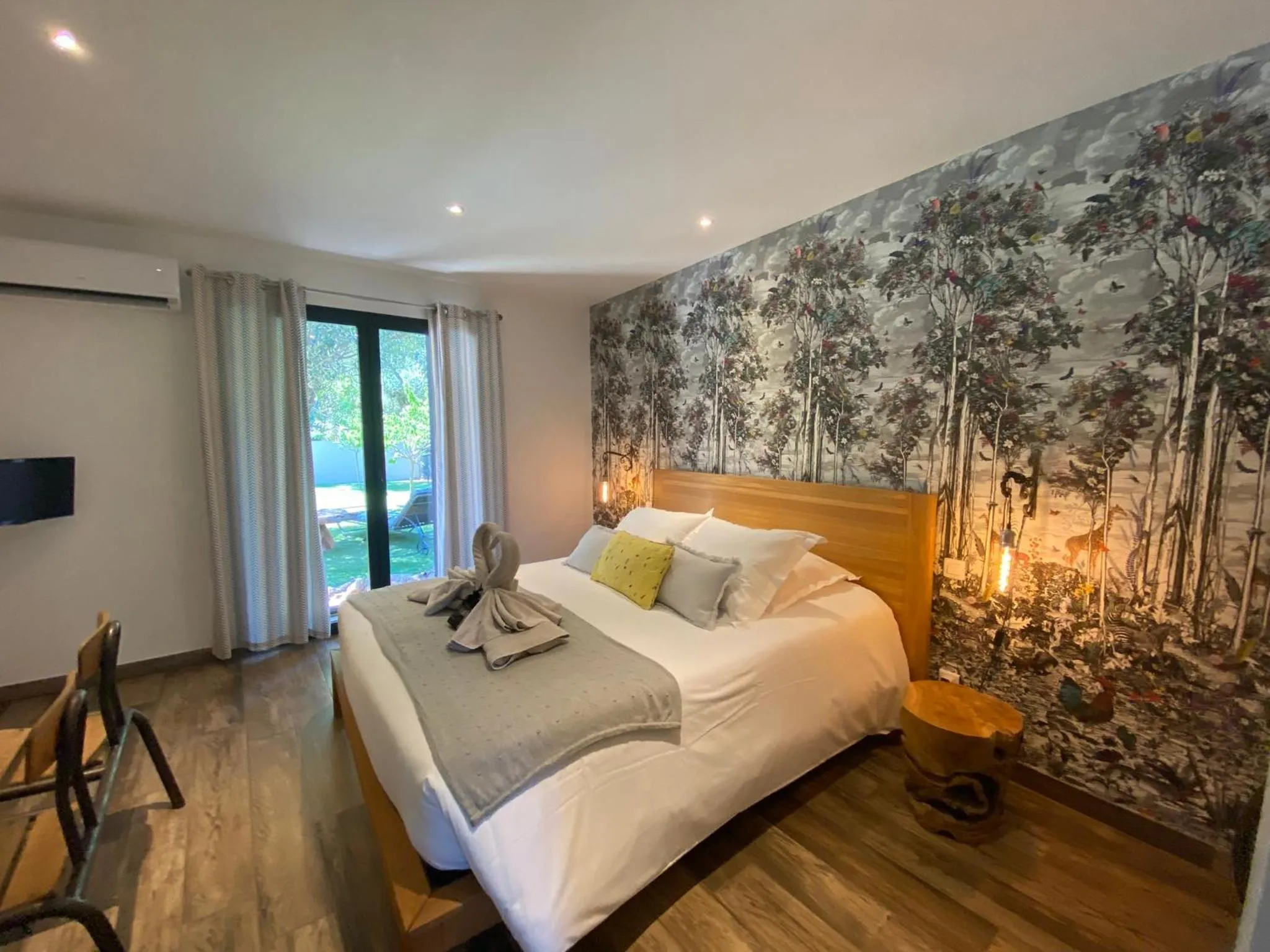 Bedroom, Bed in Hôtel confidentiel Le Grecale