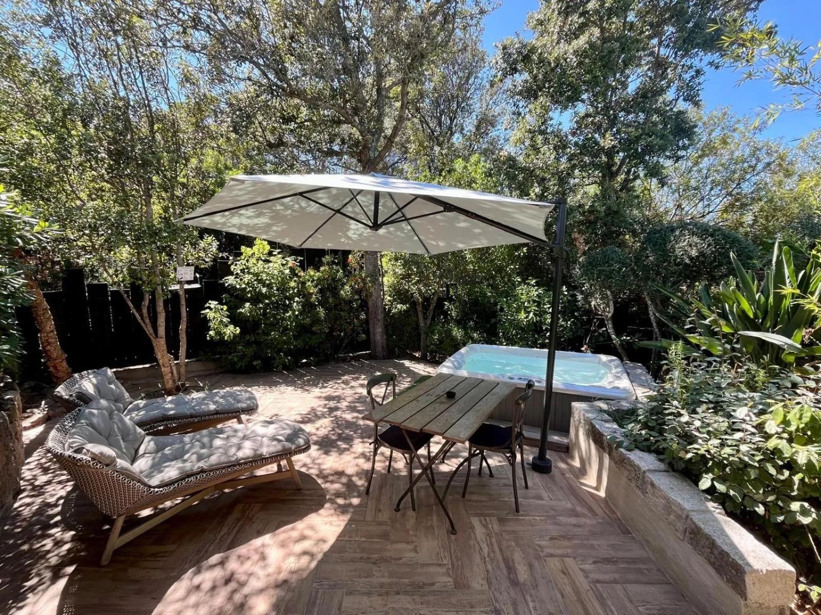 Patio in Hôtel confidentiel Le Grecale