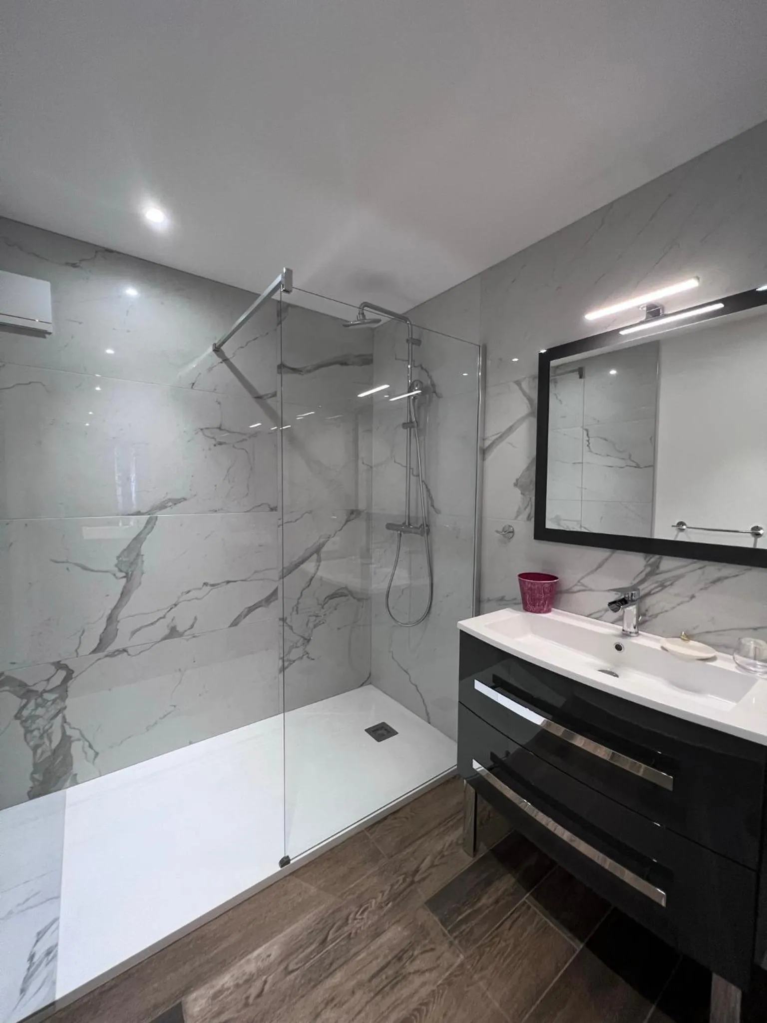 Bathroom in Hôtel confidentiel Le Grecale