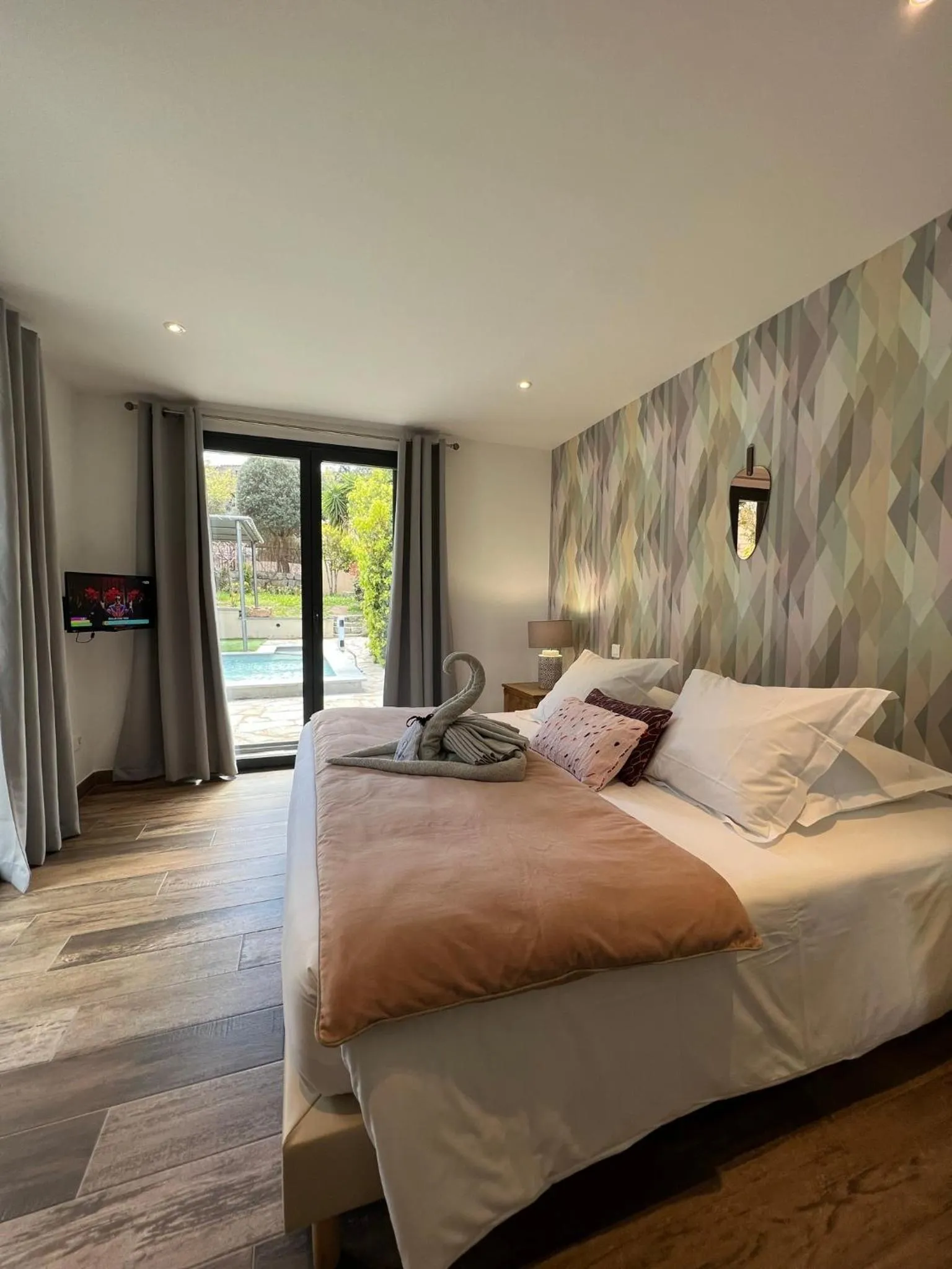 Bedroom, Bed in Hôtel confidentiel Le Grecale