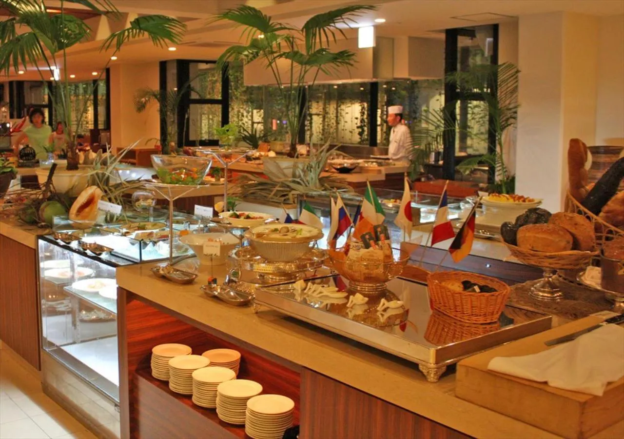 Restaurant/places to eat in Palace In Moon Beach