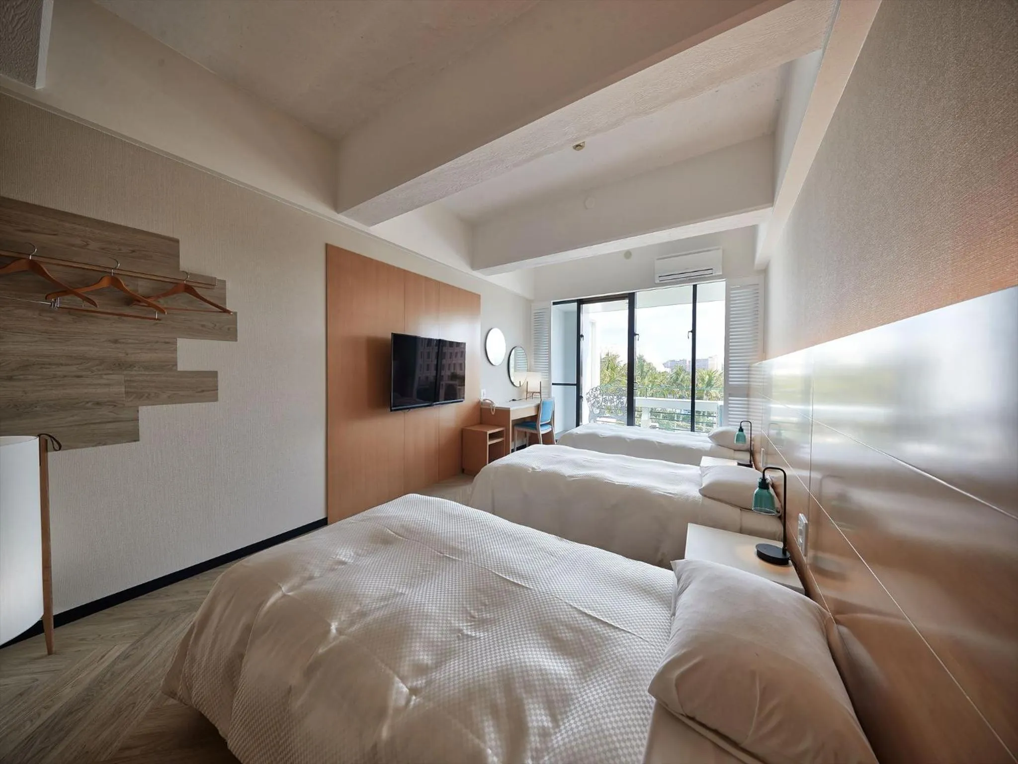 Photo of the whole room, Bed in Palace In Moon Beach