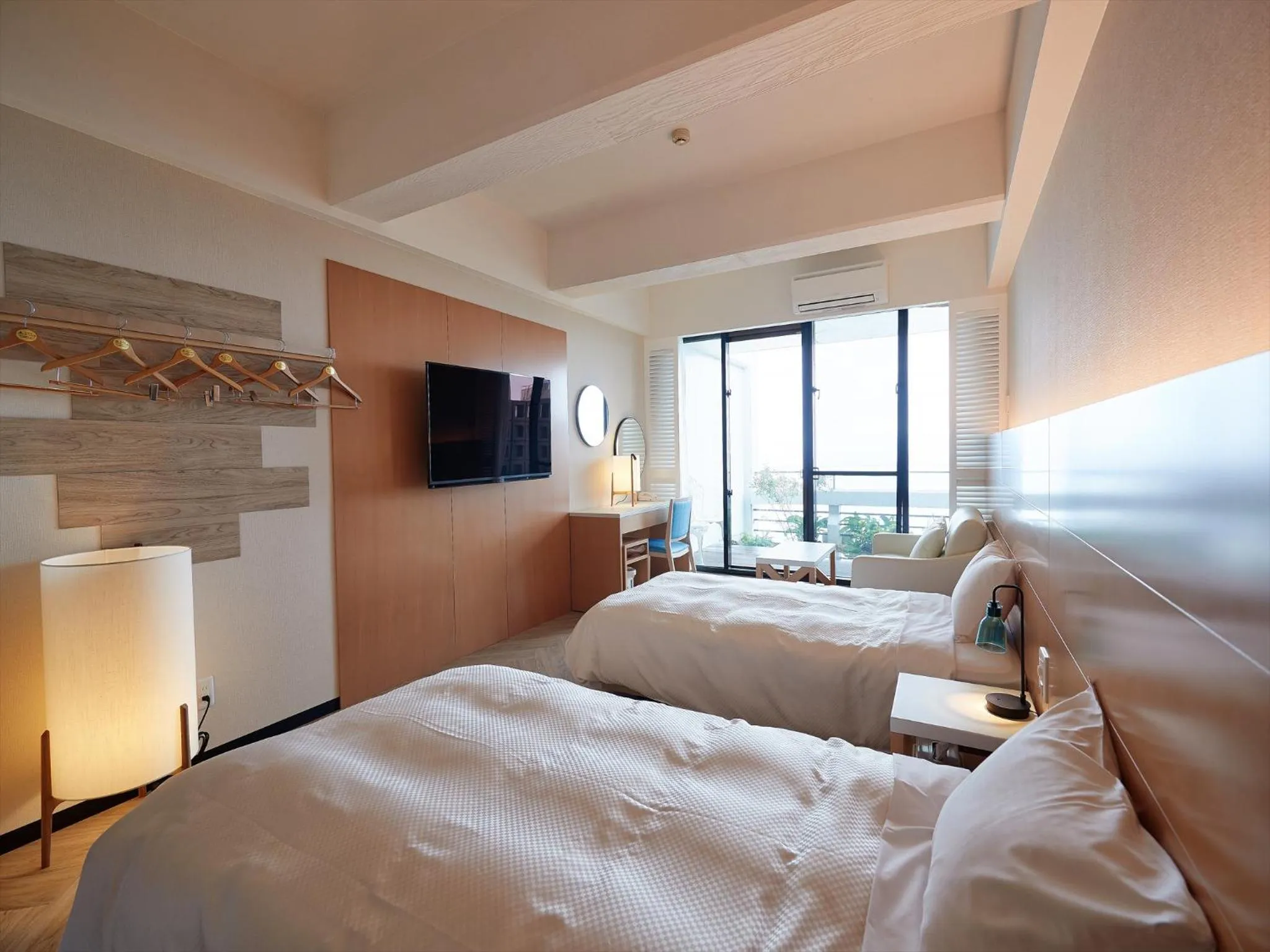 Photo of the whole room, Bed in Palace In Moon Beach