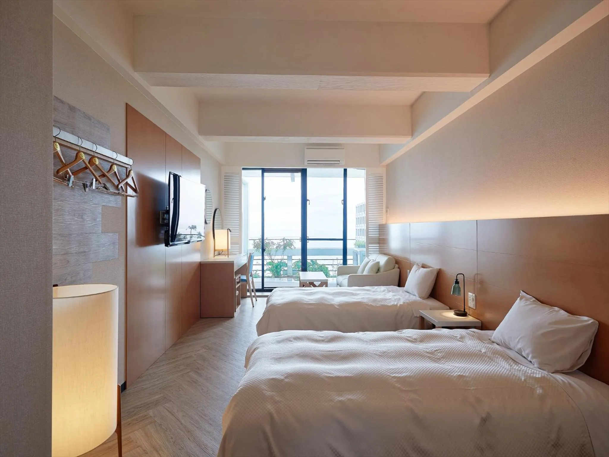 Photo of the whole room, Bed in Palace In Moon Beach