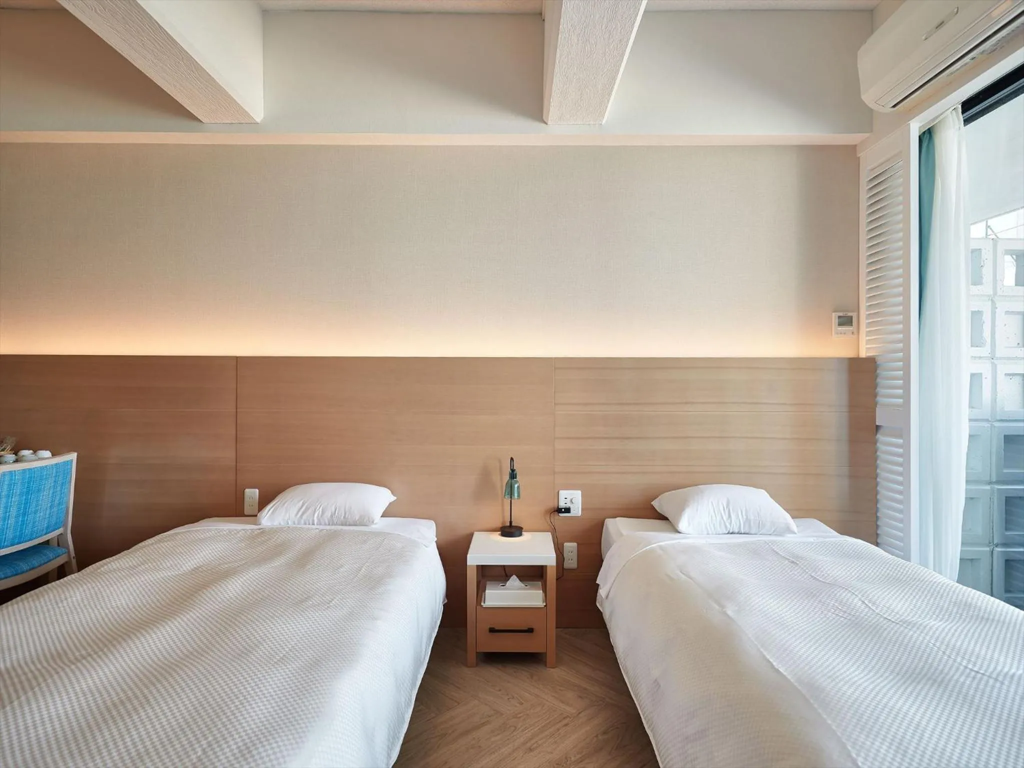 Photo of the whole room, Bed in Palace In Moon Beach