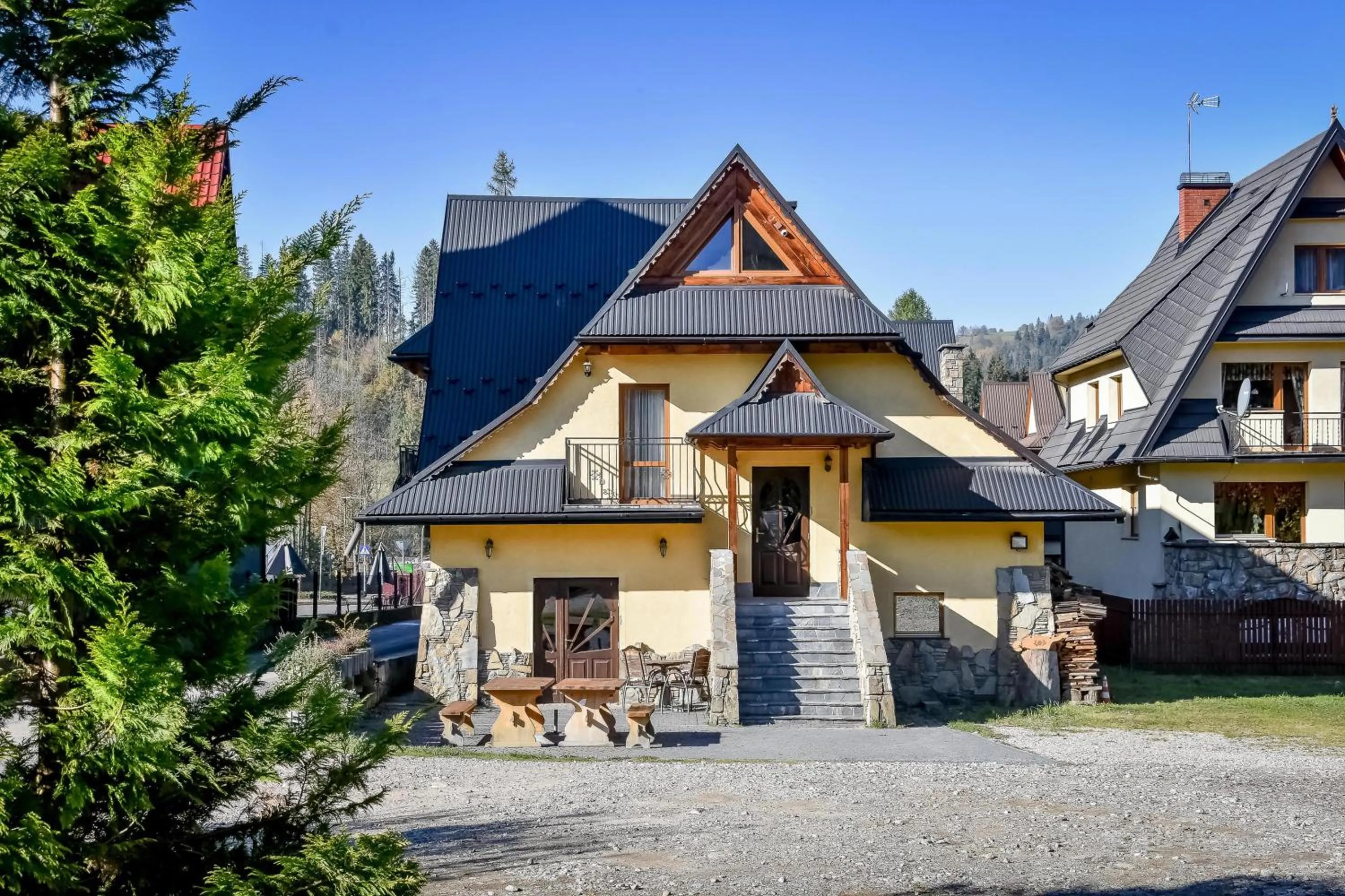 Property building in Zajazd Teremulka