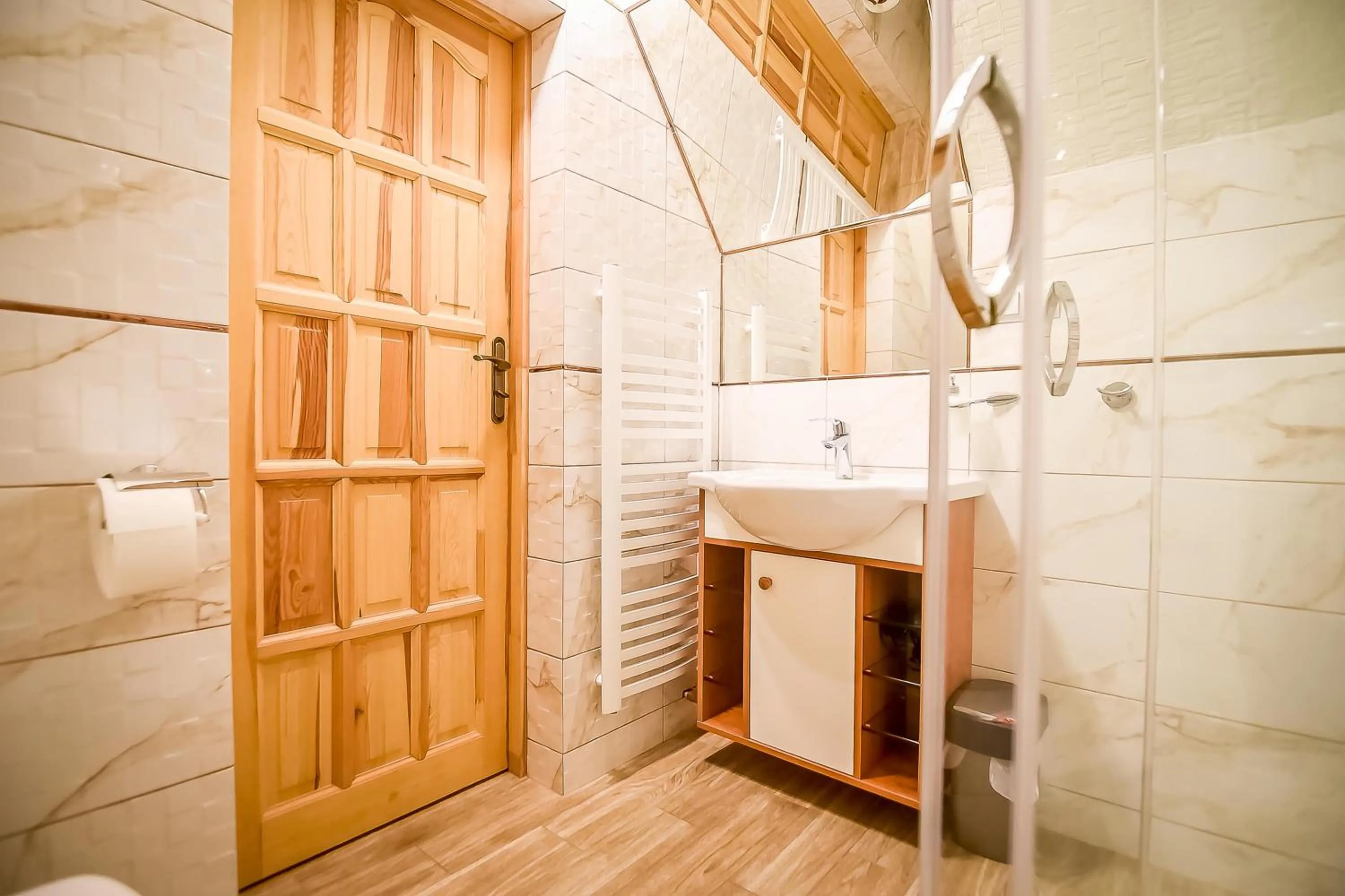 Shower in Zajazd Teremulka