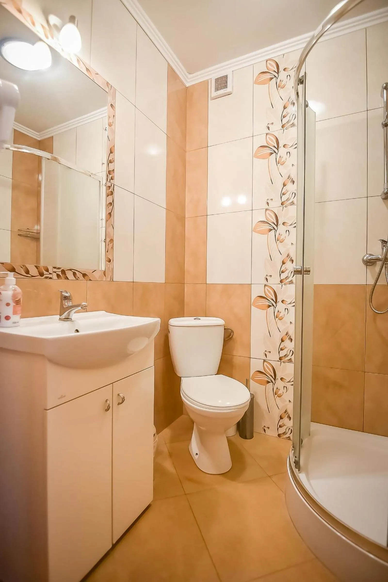 Shower in Zajazd Teremulka