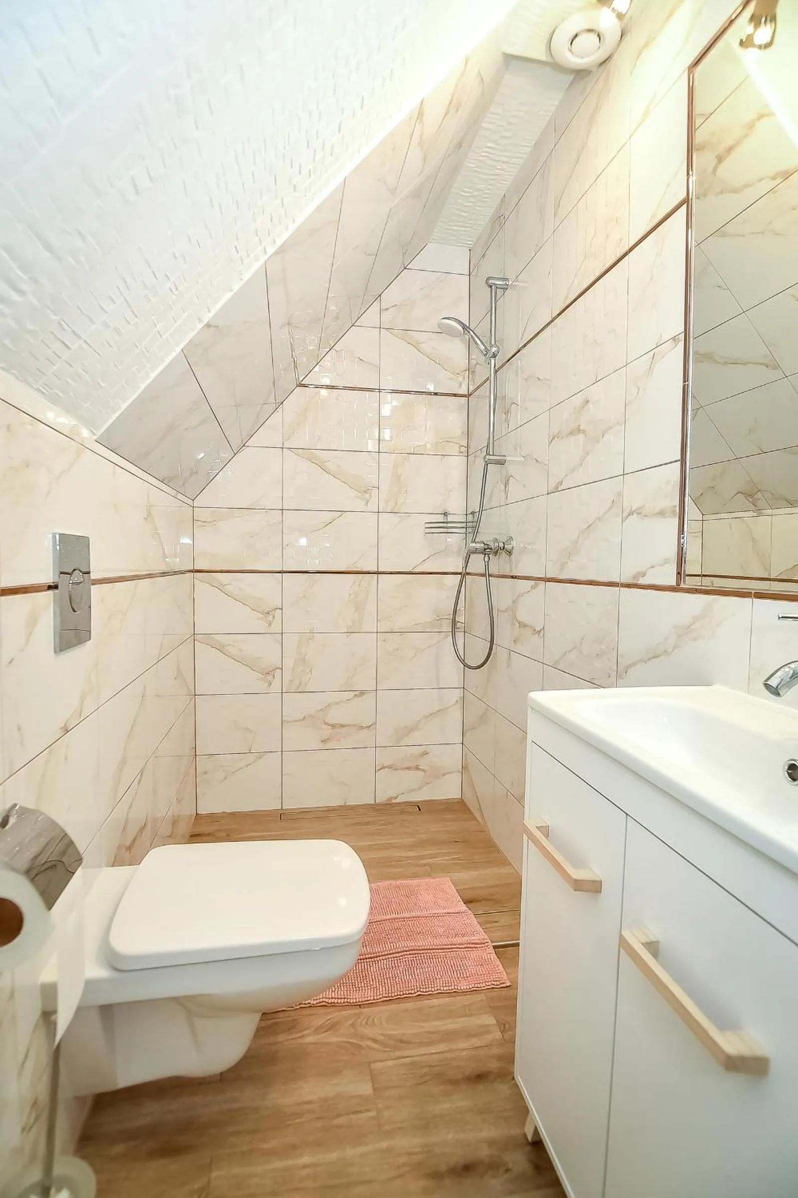 Shower in Zajazd Teremulka