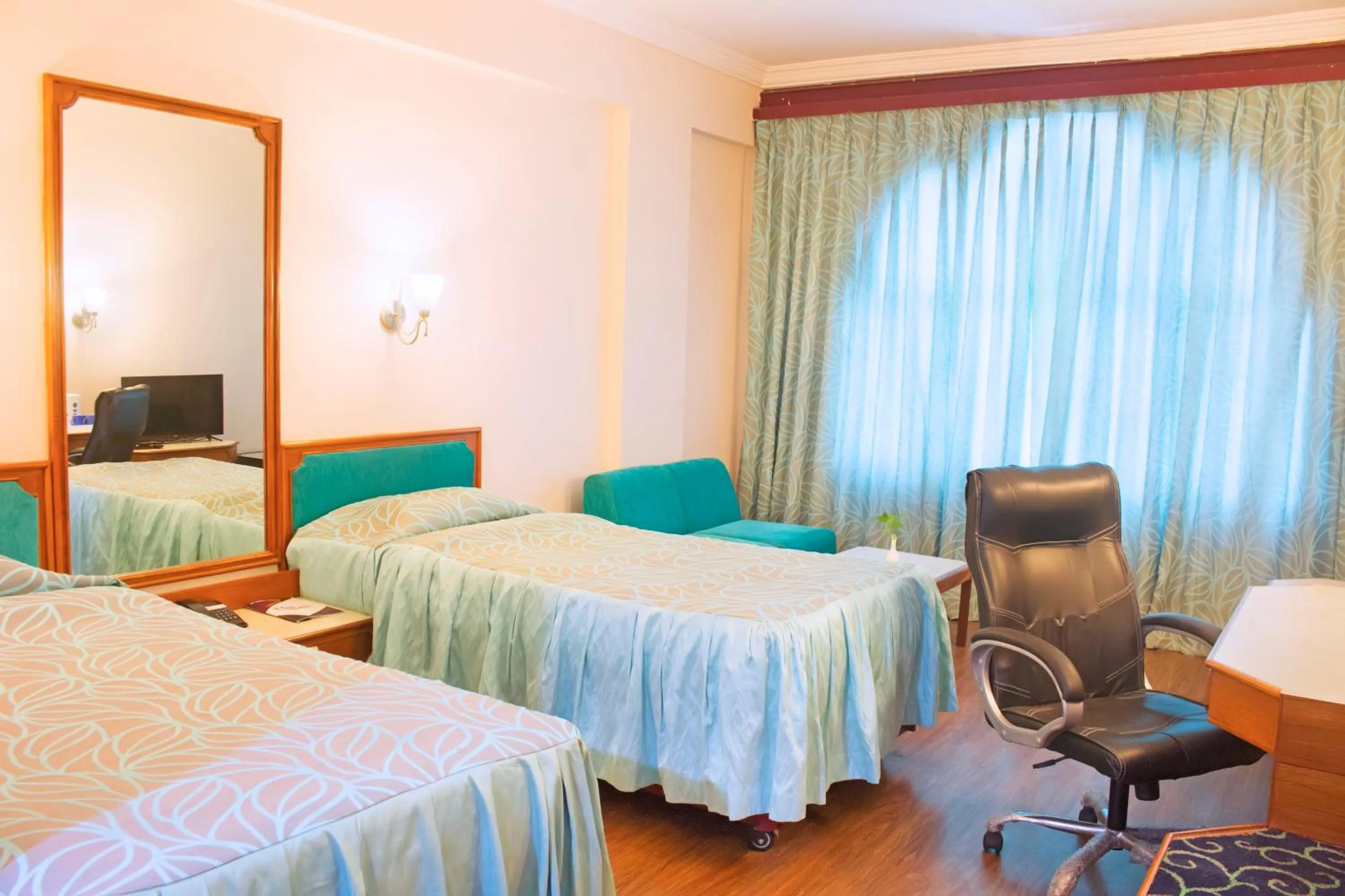 Bed in Maya's Kings Kourt