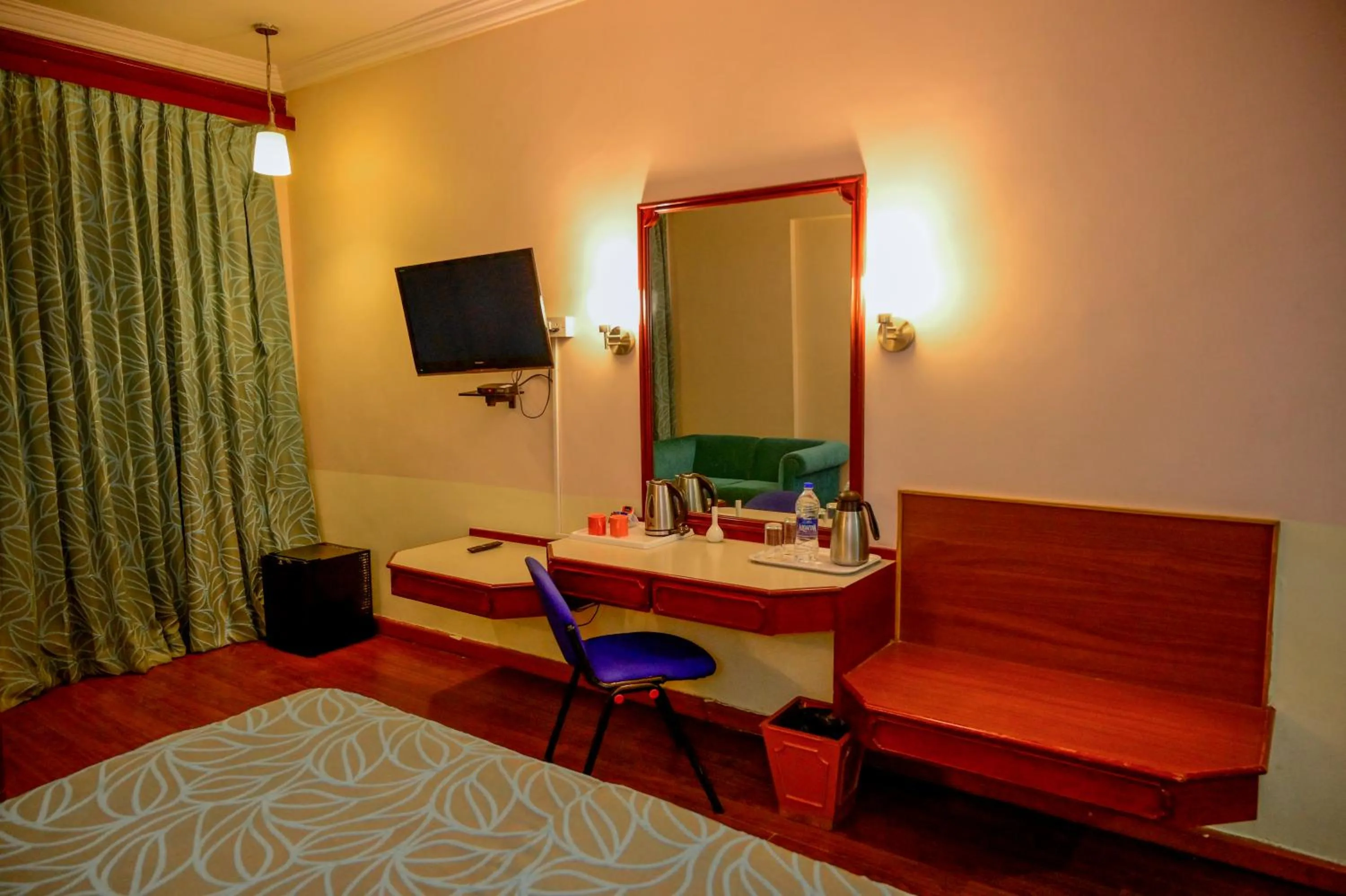 TV and multimedia in Maya's Kings Kourt