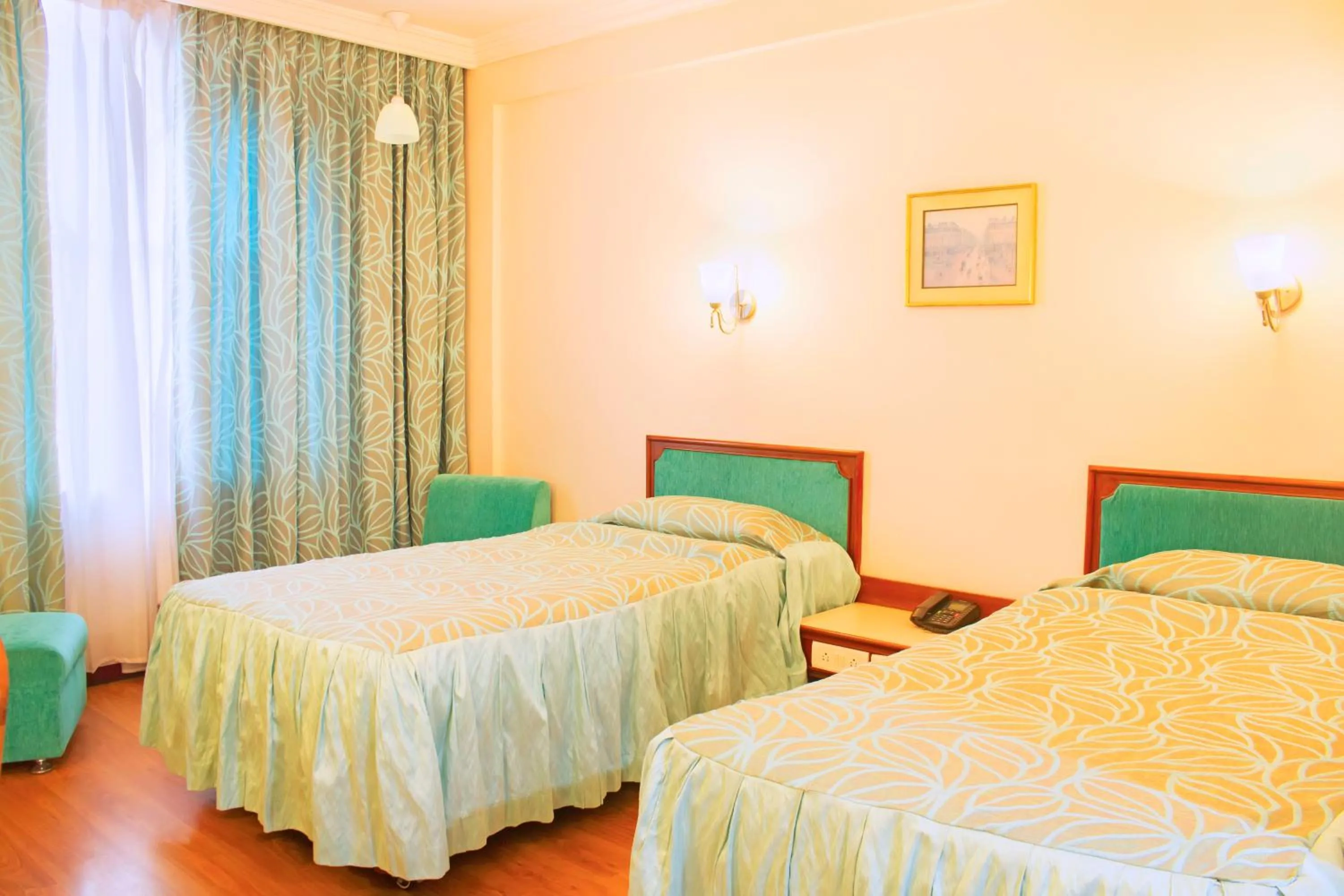 Bed in Maya's Kings Kourt