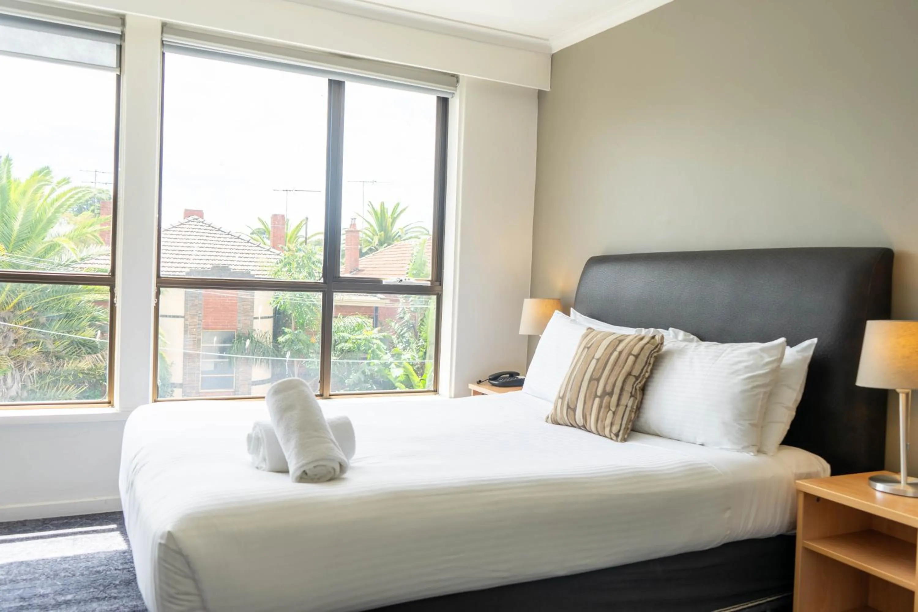 Bedroom, Bed in Cosmopolitan Hotel and Apartments