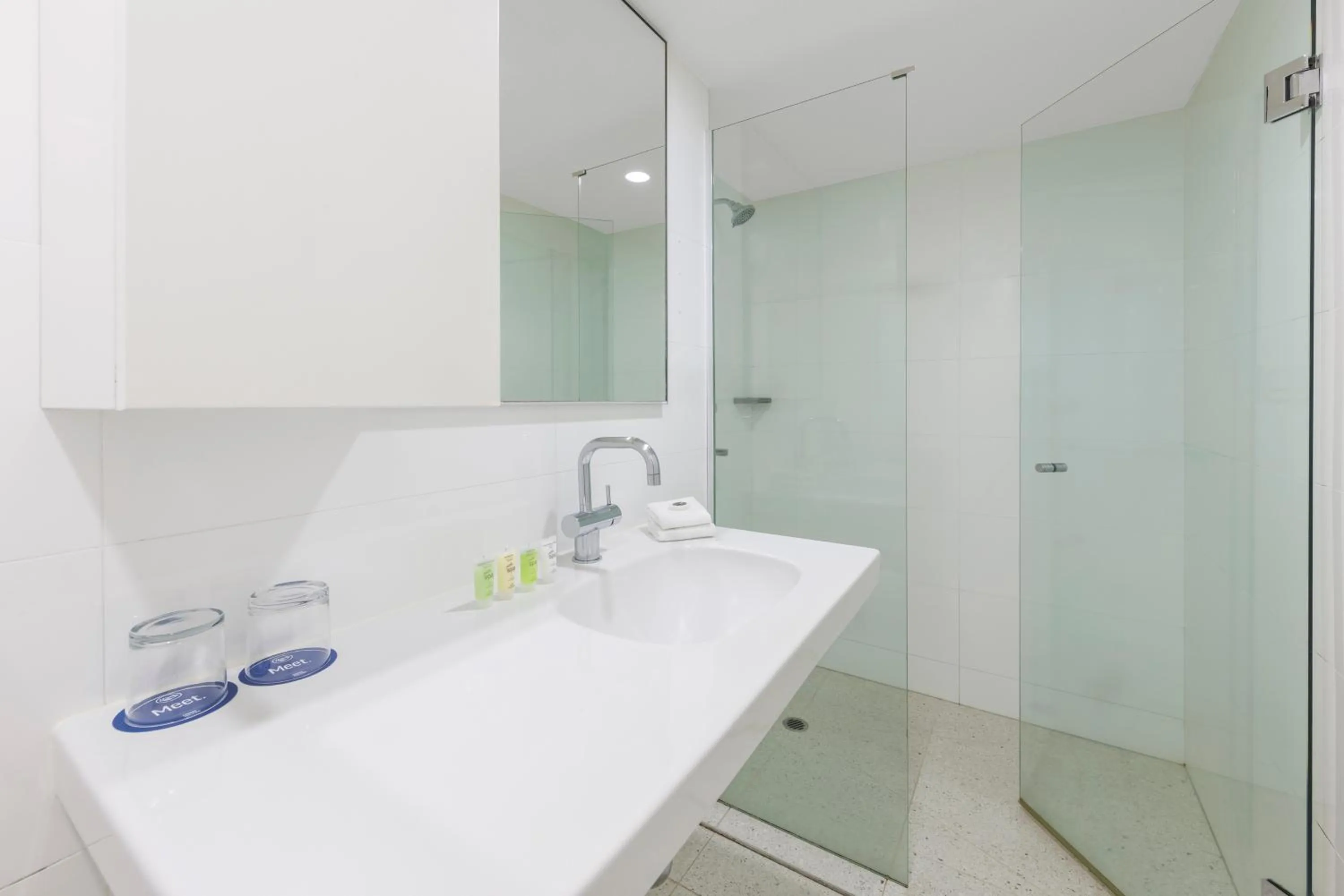 Bathroom in Cosmopolitan Hotel and Apartments