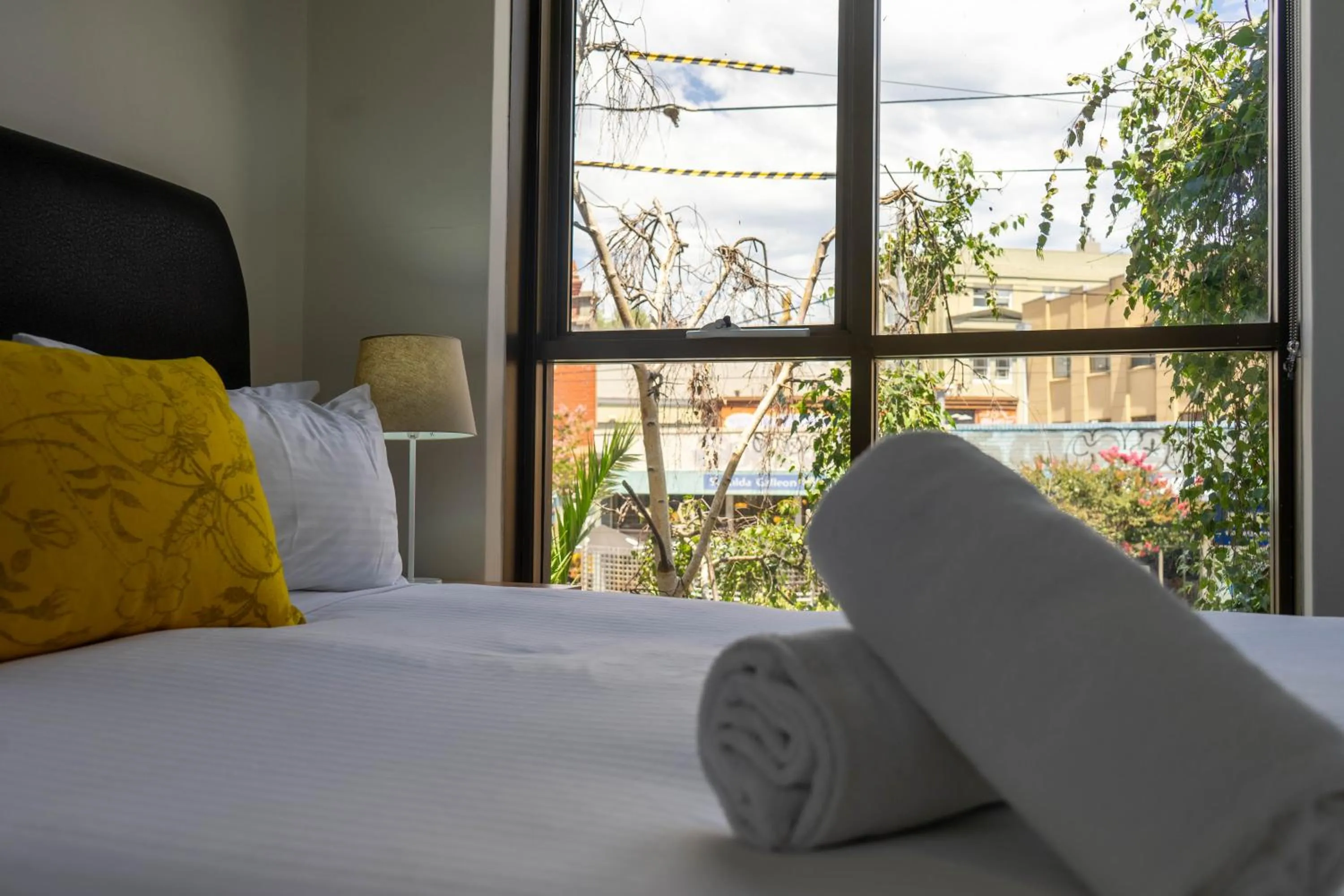 Street view, Bed in Cosmopolitan Hotel and Apartments