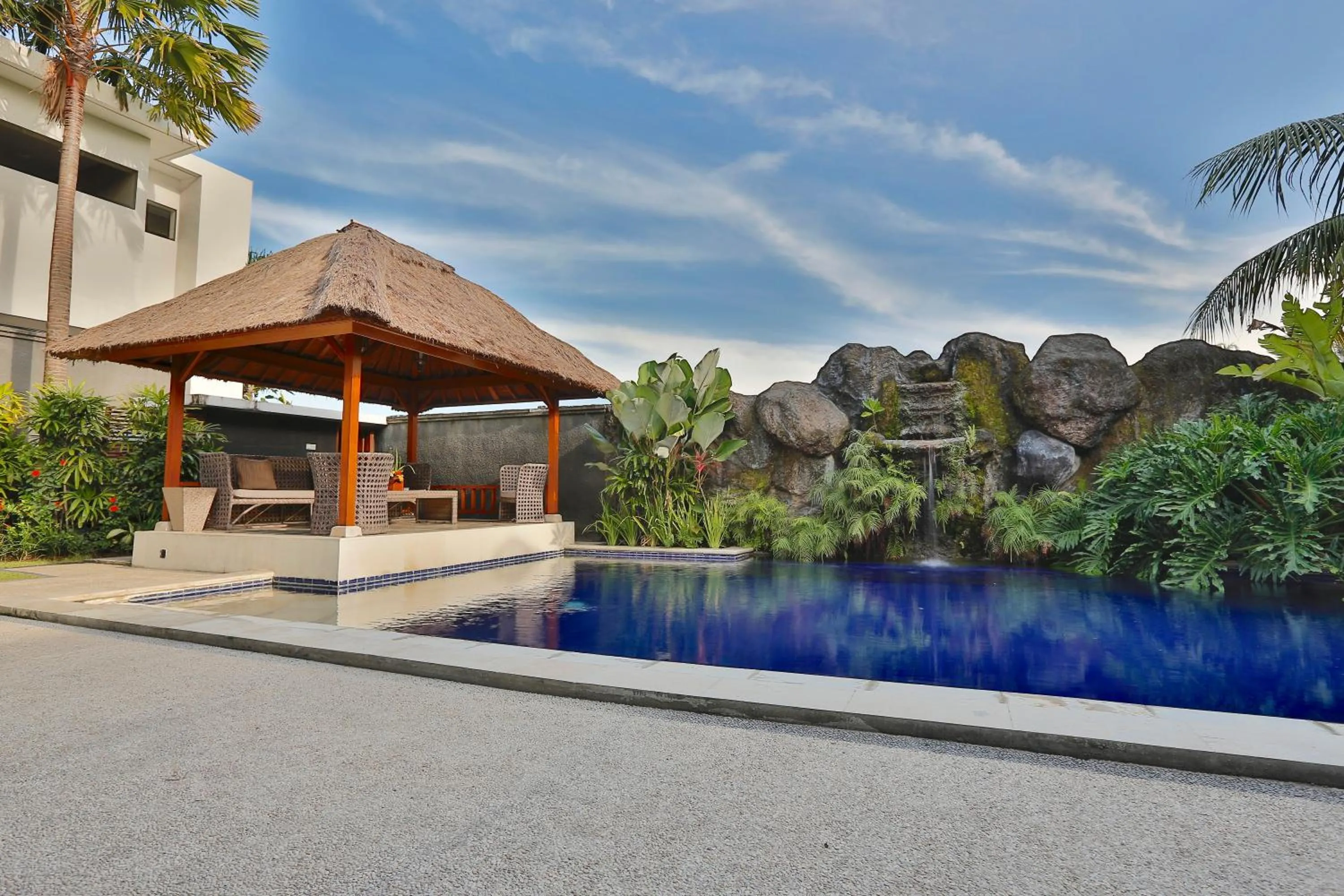 Swimming pool in Amore Villas