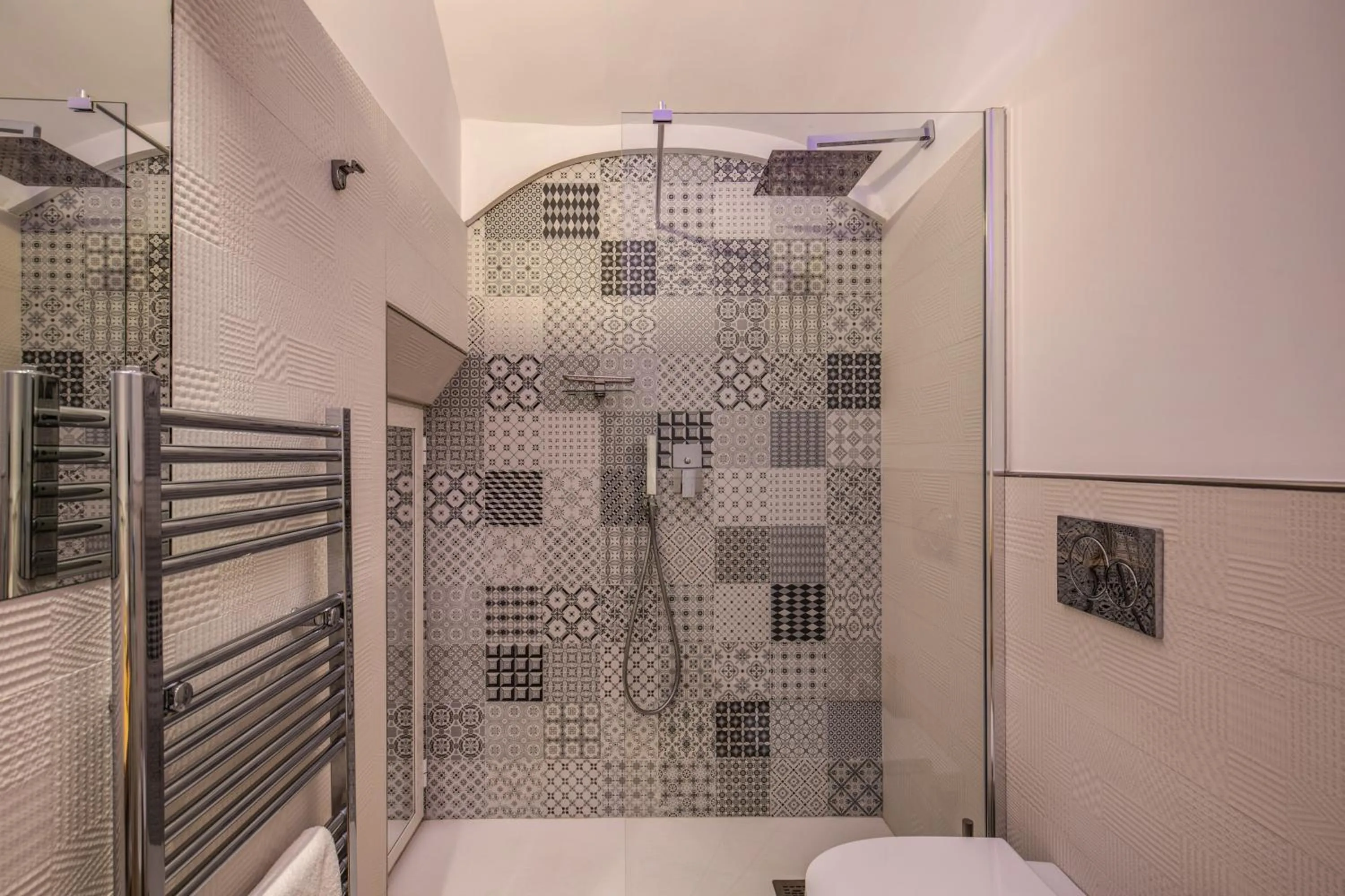 Shower in Sorrento Square Suites