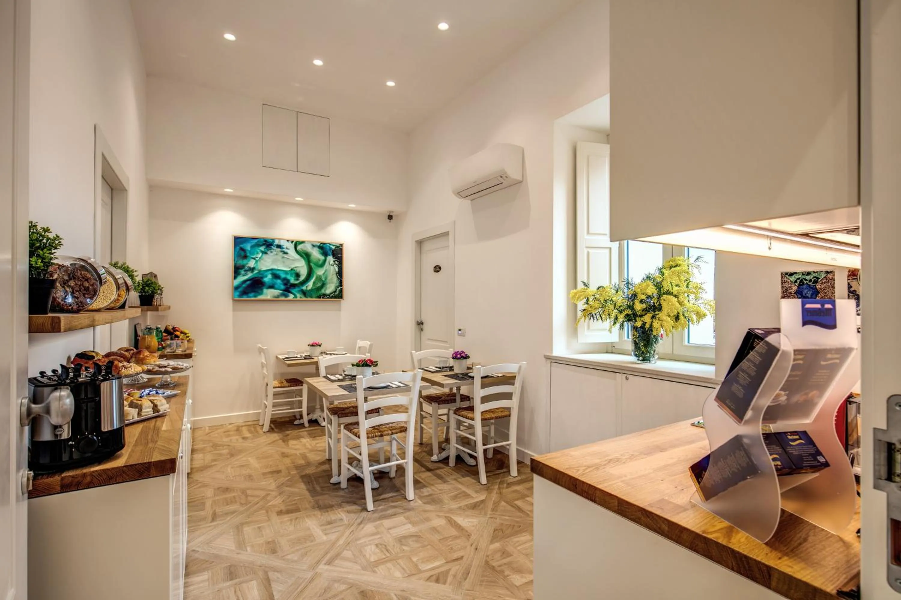 Breakfast in Sorrento Square Suites