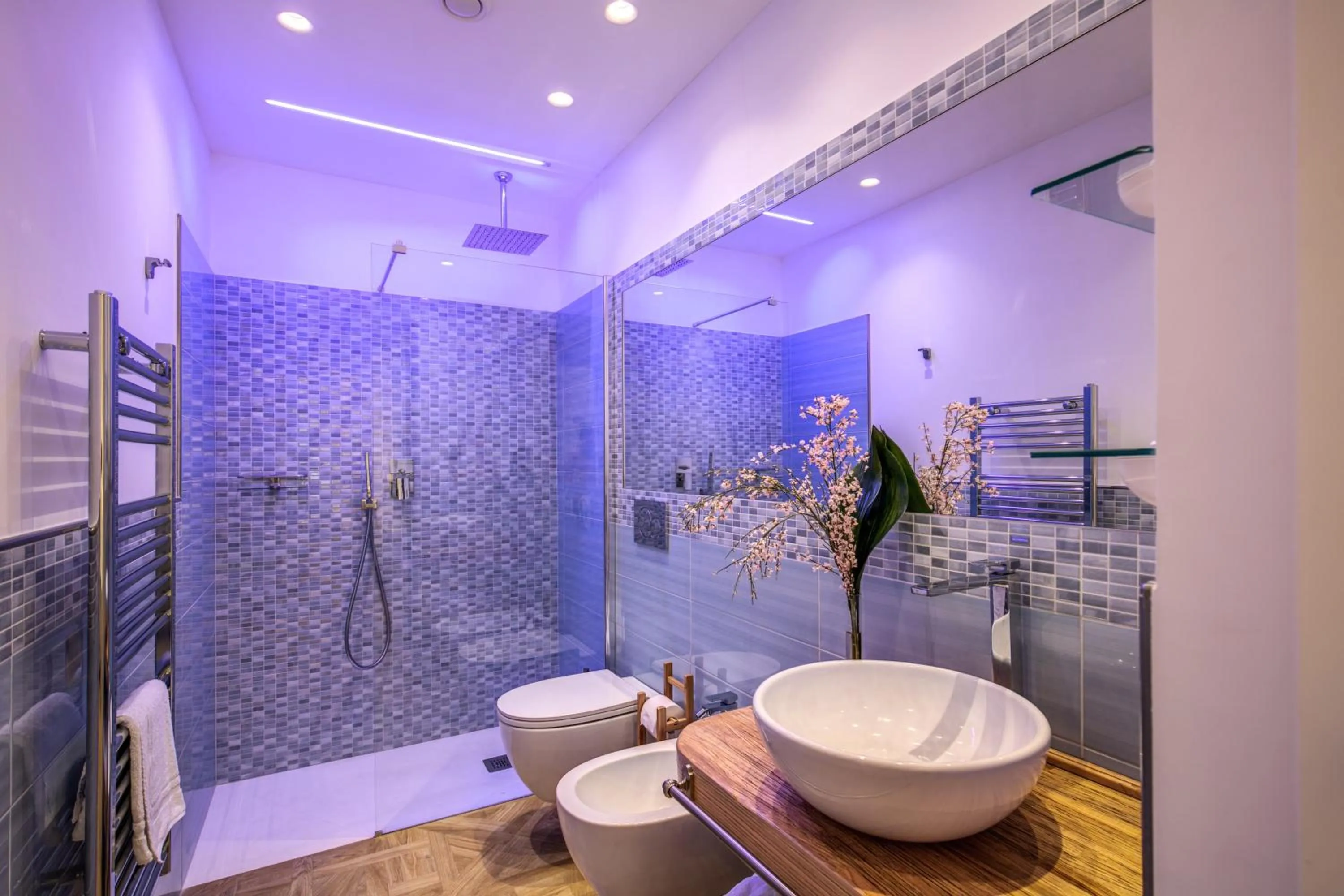 Bathroom in Sorrento Square Suites