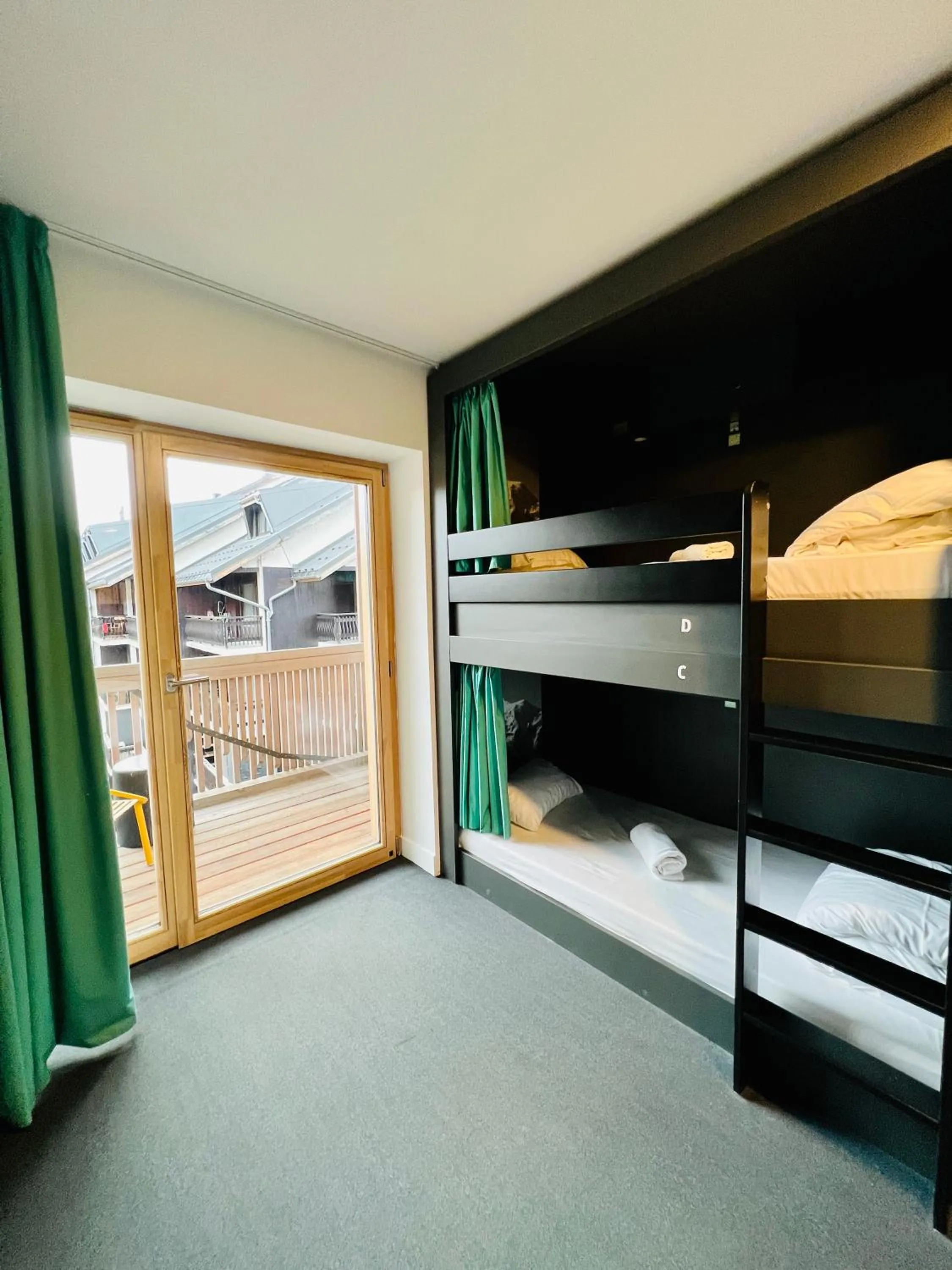 Bed in The People - Les 2 Alpes