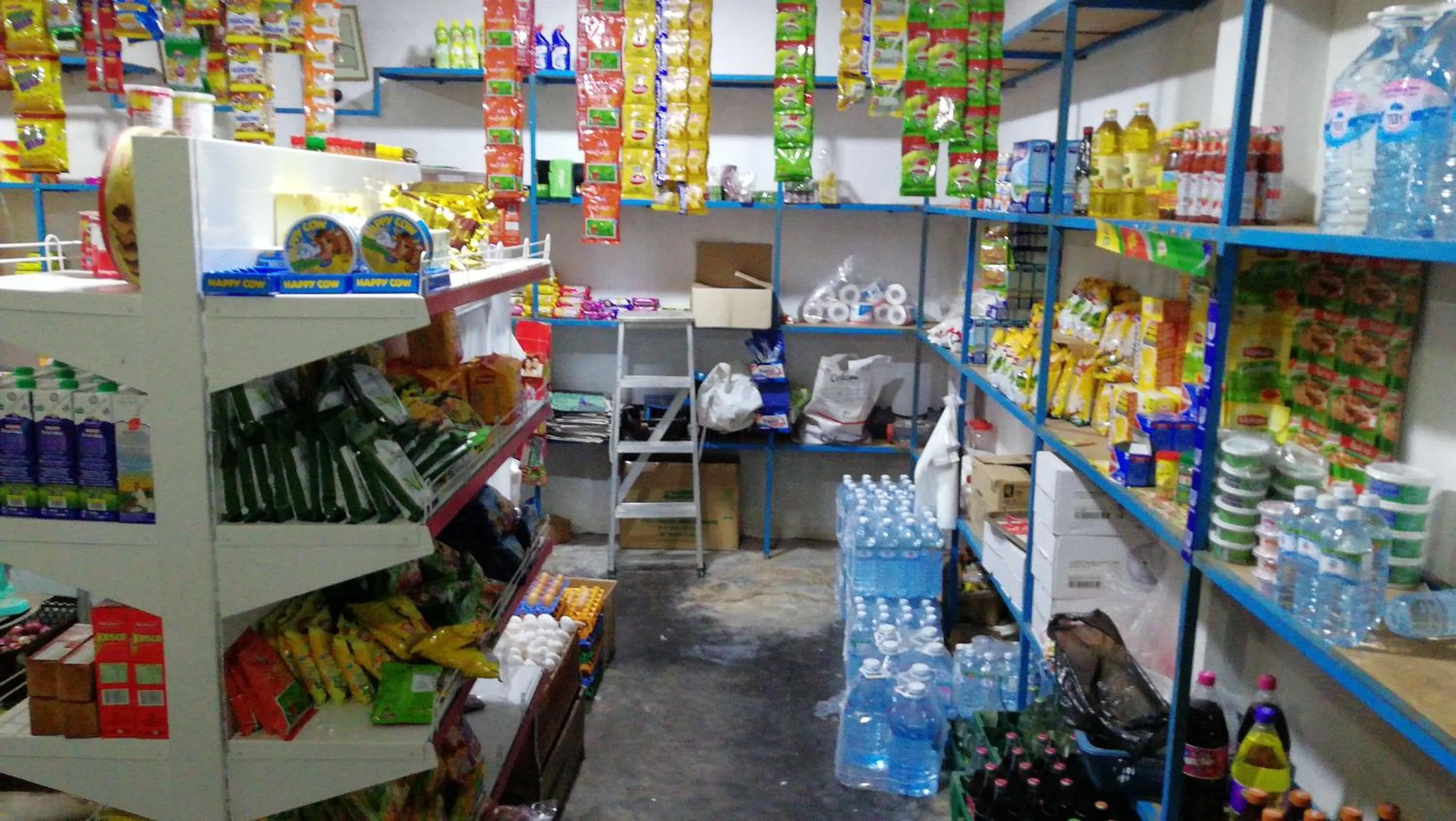 On-site shops in Omee Guest