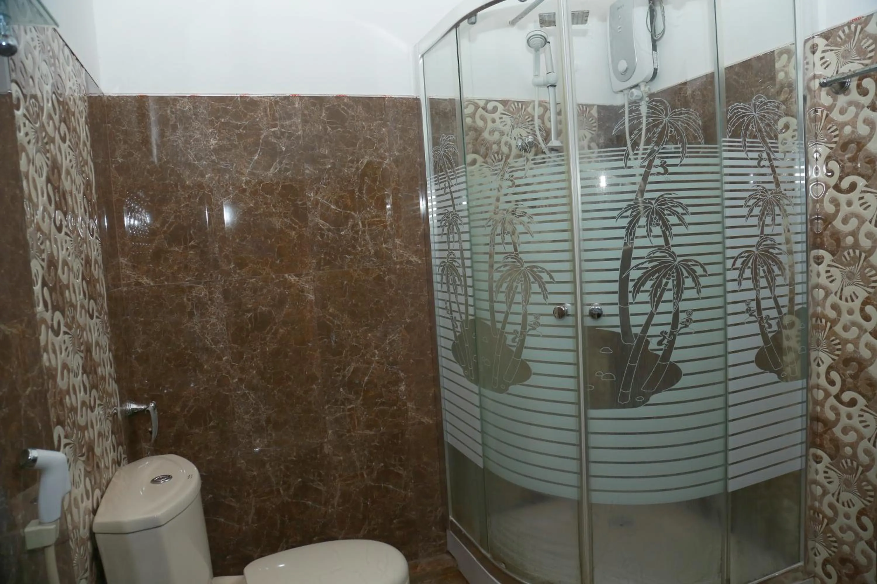 Shower in Omee Guest