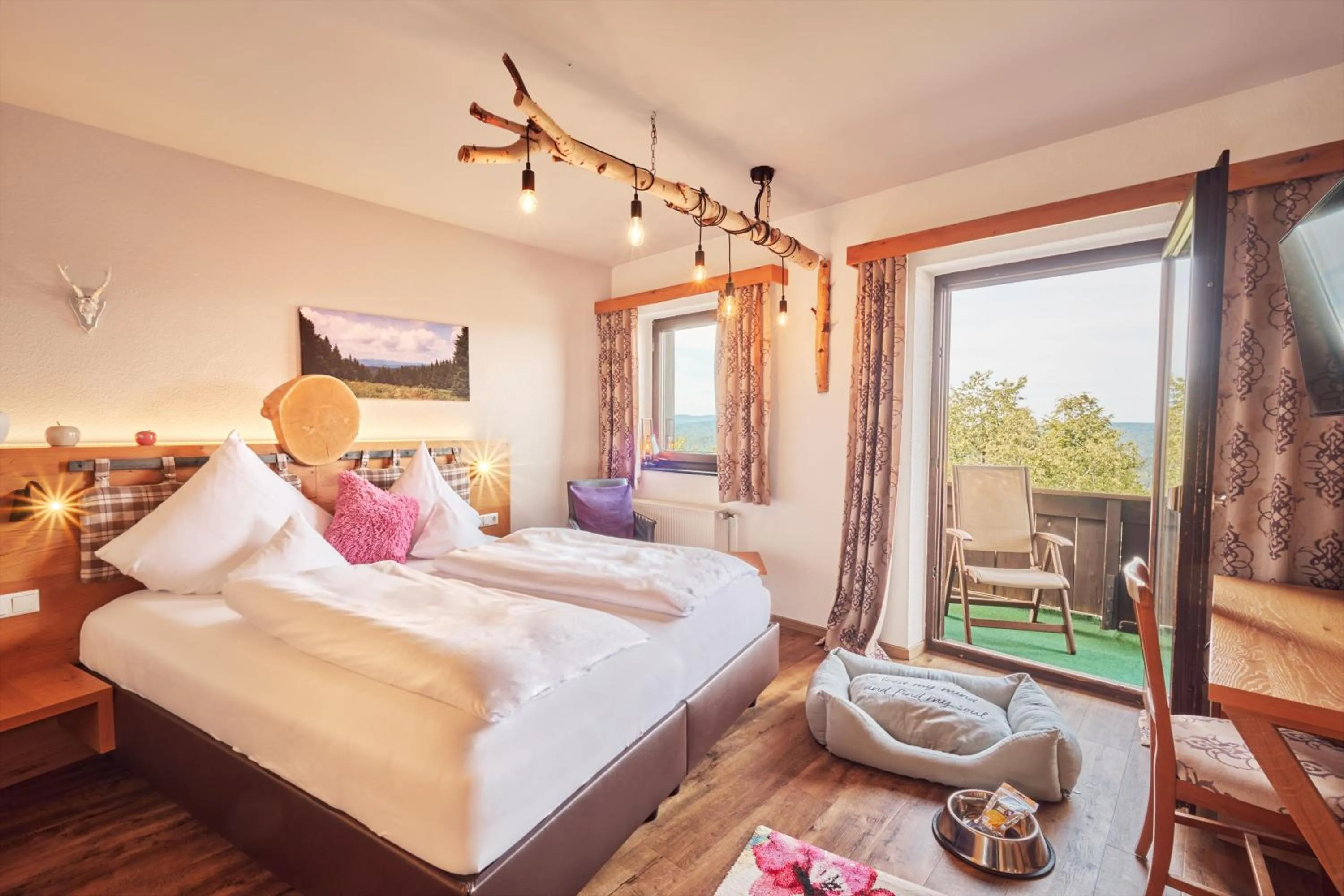 Photo of the whole room, Bed in Landhotel Sportalm