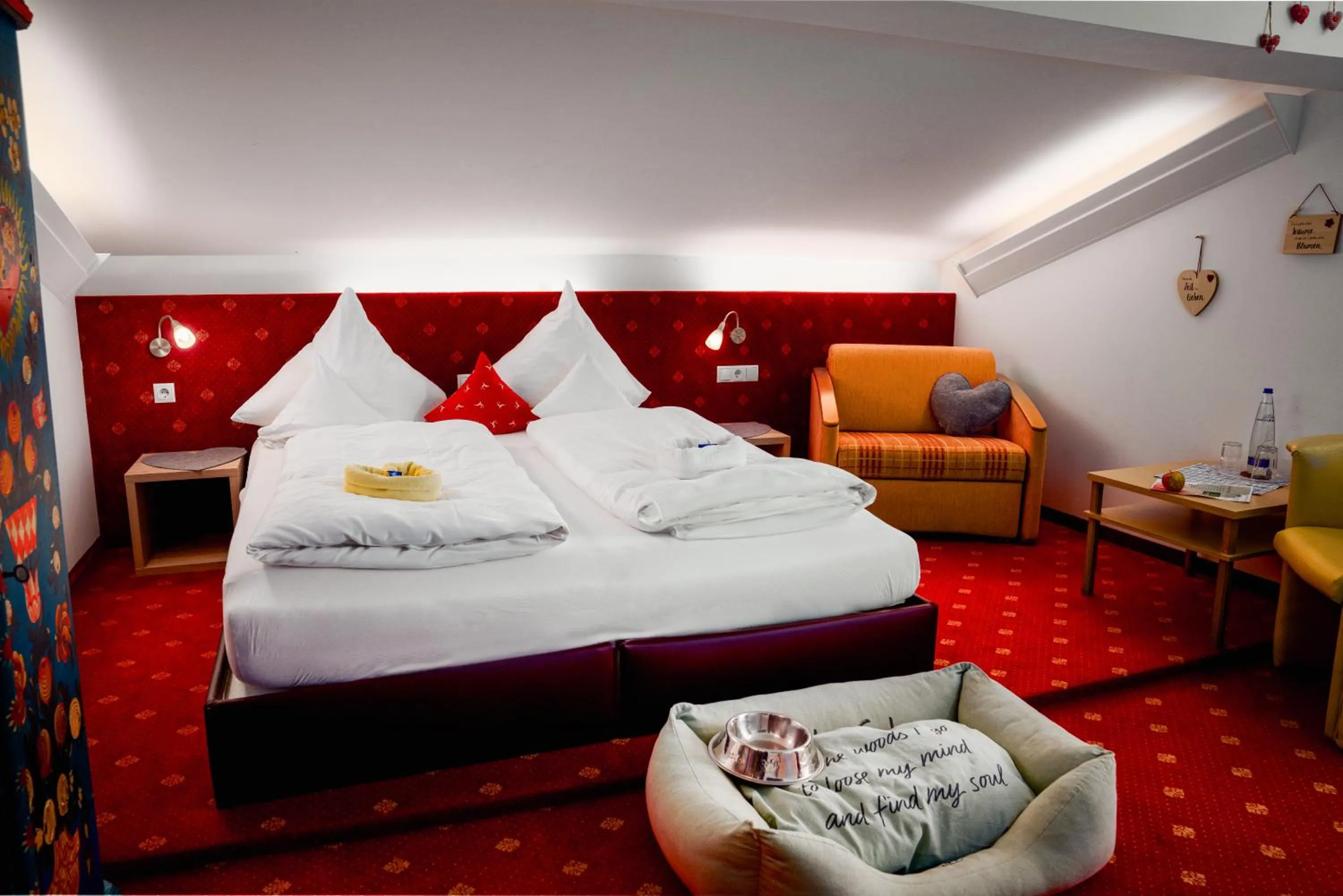 Photo of the whole room, Bed in Landhotel Sportalm