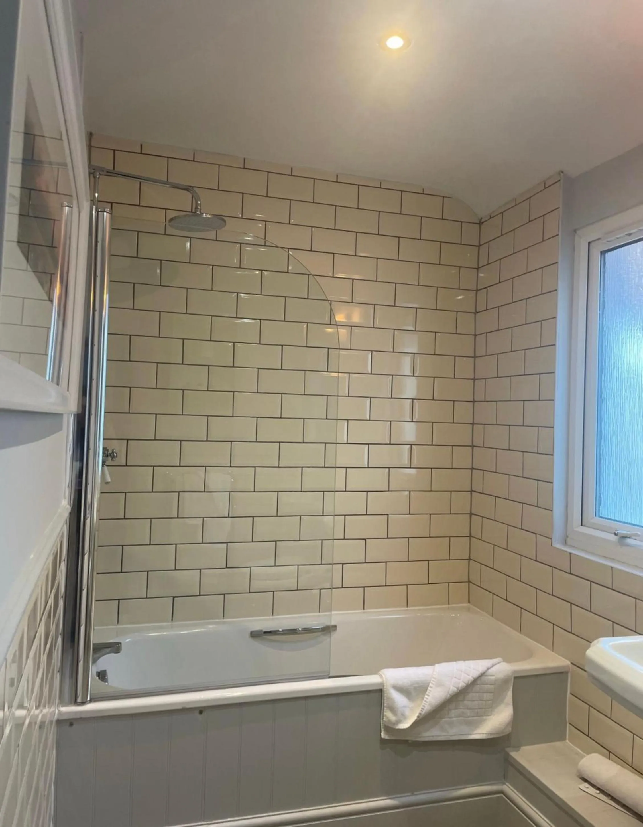 Bathroom in Trearddur Bay Hotel