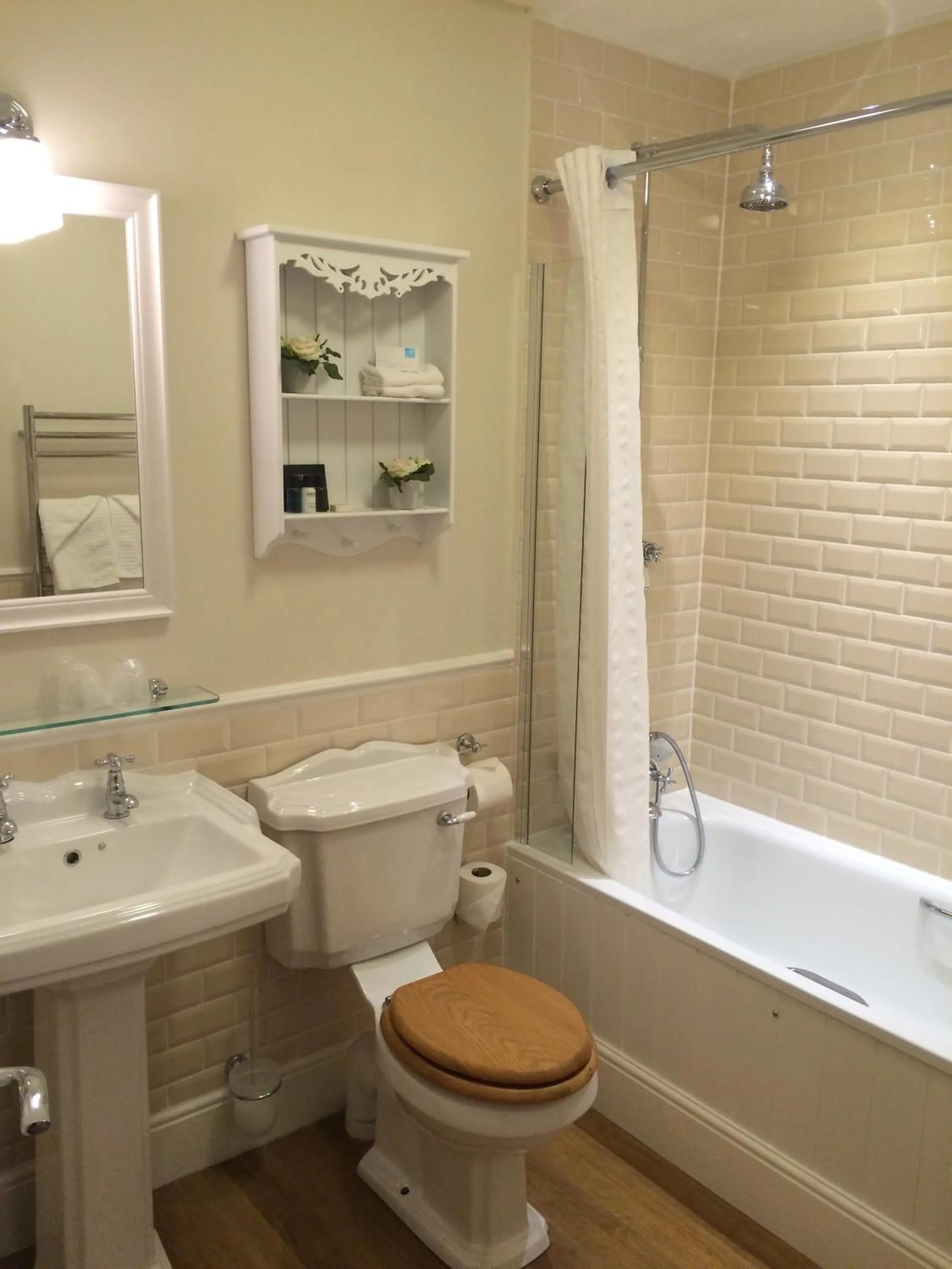 Bathroom in Trearddur Bay Hotel