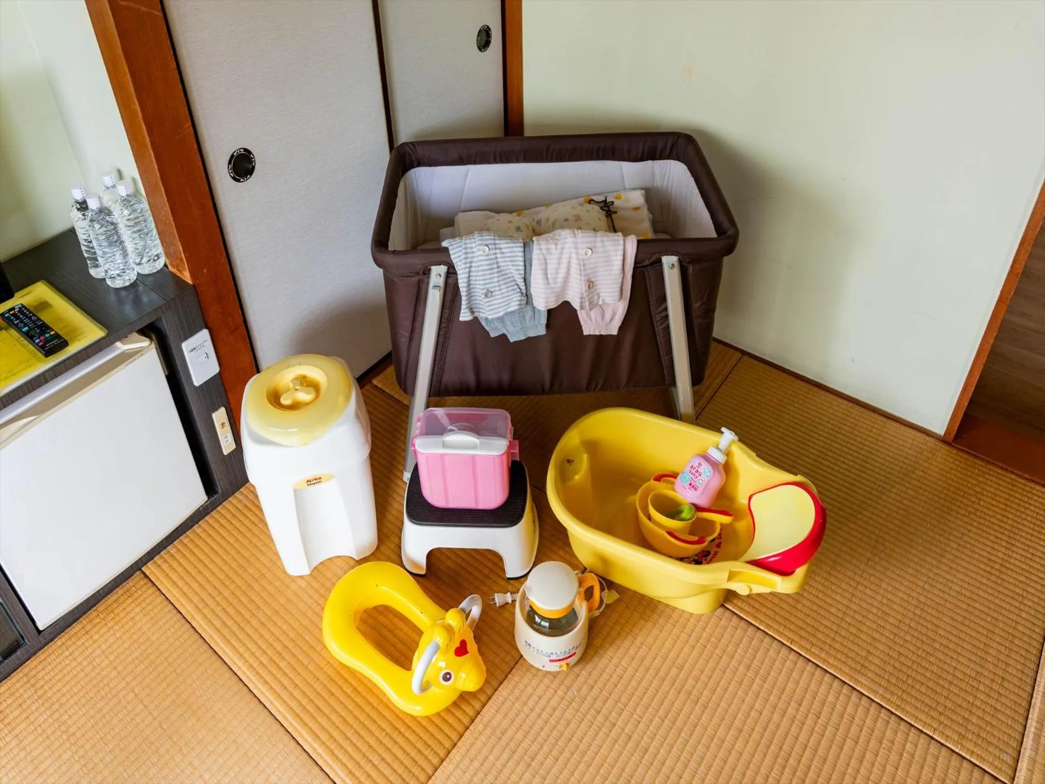 young children in Sun Palace Kyuyokan